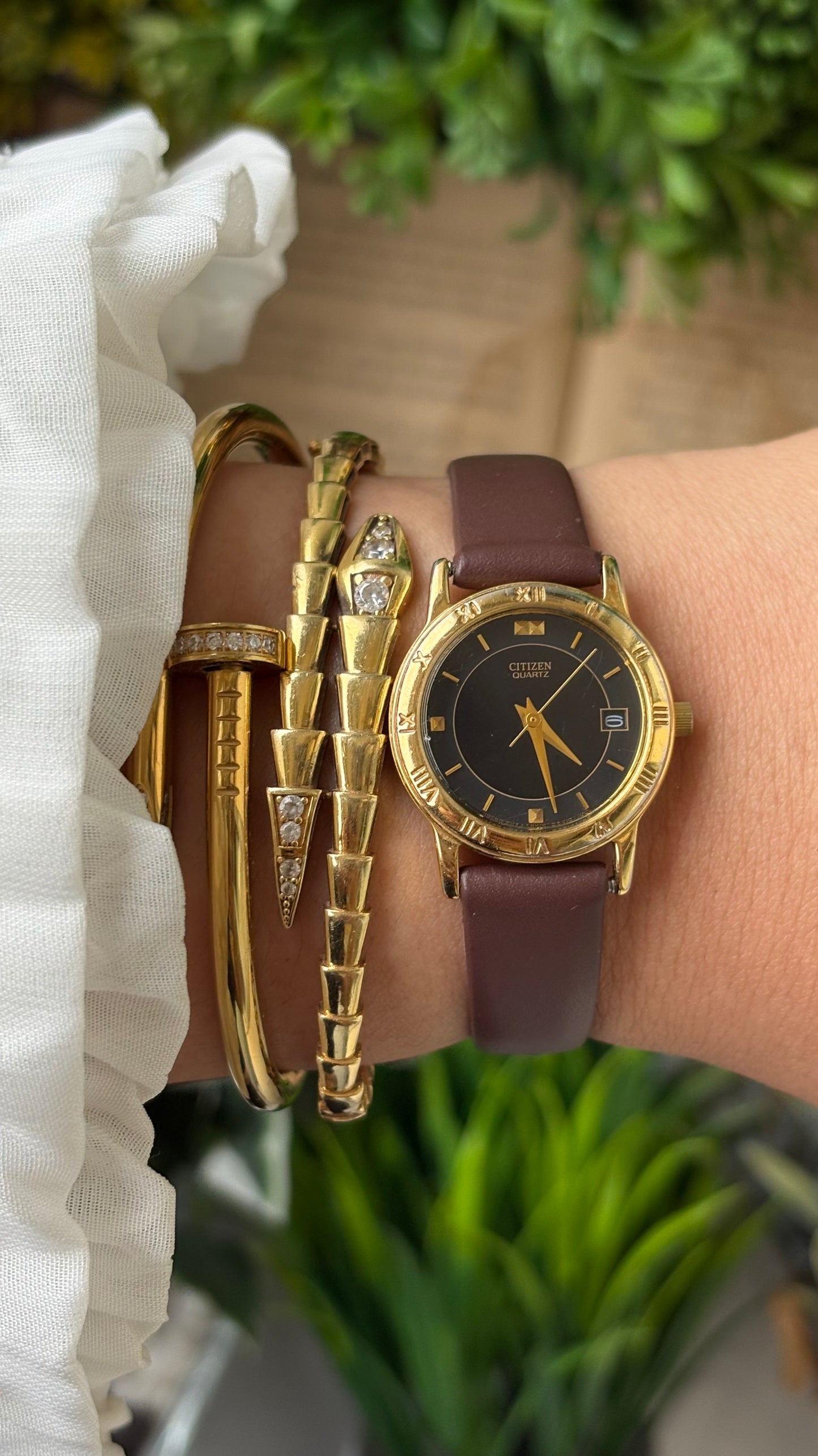 Vintage Citizen Date Window Watch in Gold Tone Brown Leather Black Dial Quartz #00934