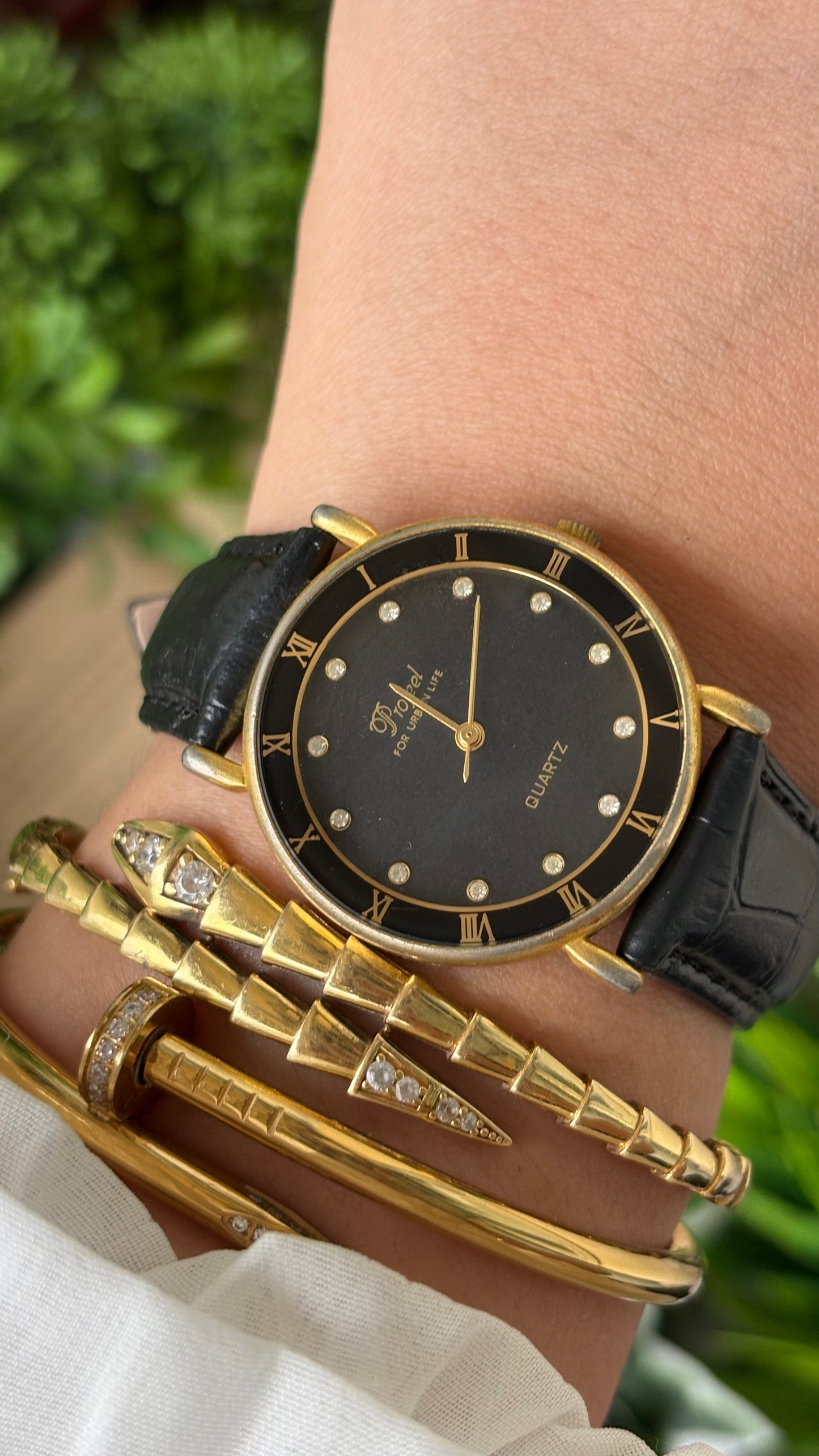 Vintage Profeel Elegant For Urban Life Watch in Gold Tone Black Leather Black Rhinestone Roman Dial Quartz #00928