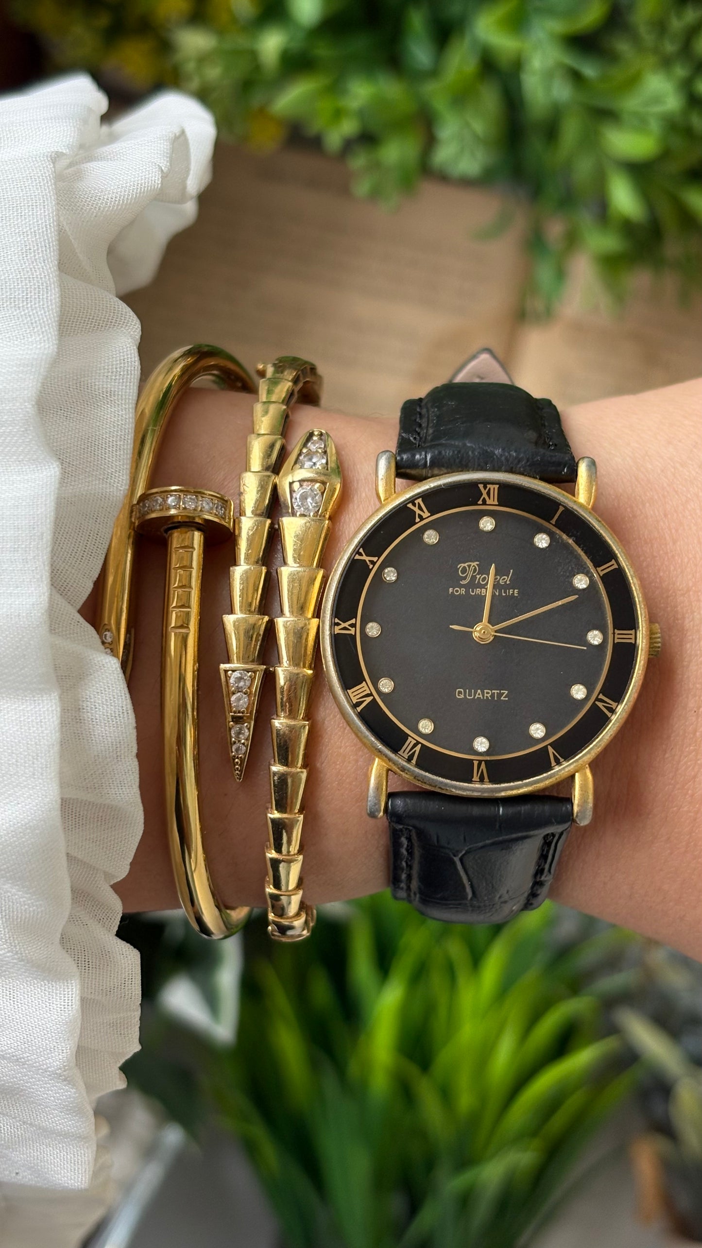 Vintage Profeel Elegant For Urban Life Watch in Gold Tone Black Leather Black Rhinestone Roman Dial Quartz #00928