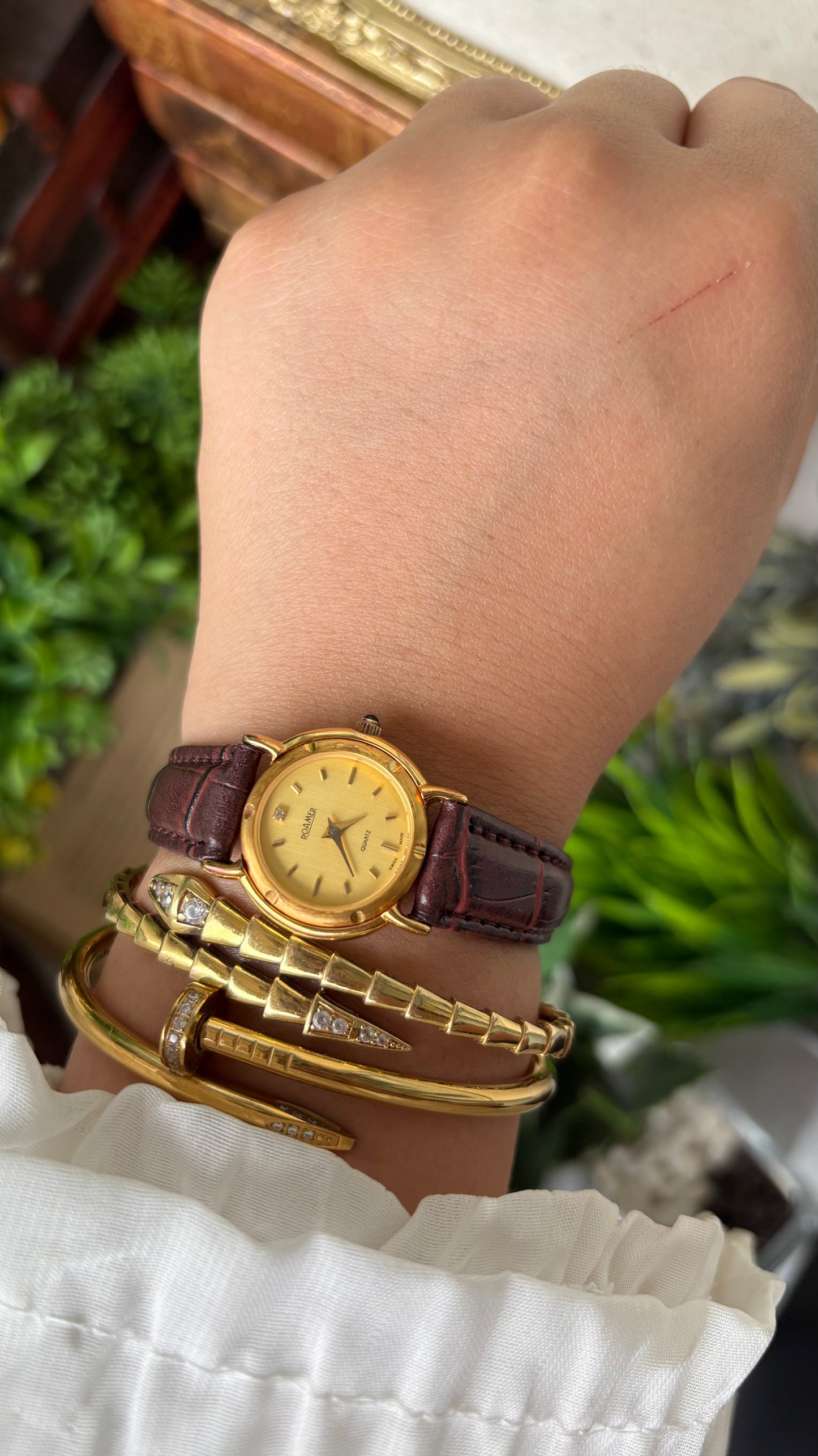 Vintage Roamer Swiss Minimalist Watch with Unique Details in Gold Tone Maroon Leather Quartz #00925