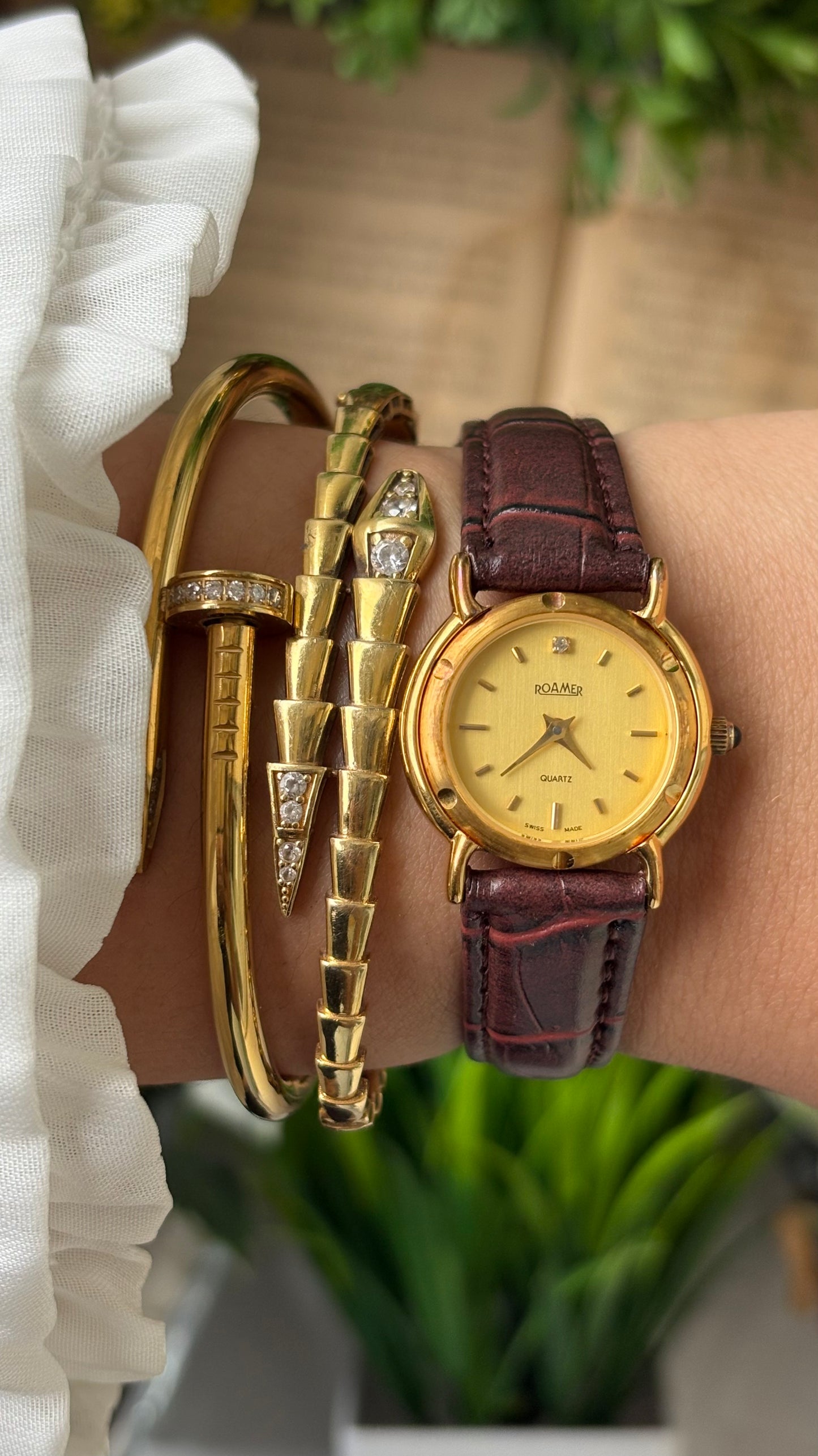 Vintage Roamer Swiss Minimalist Watch with Unique Details in Gold Tone Maroon Leather Quartz #00925