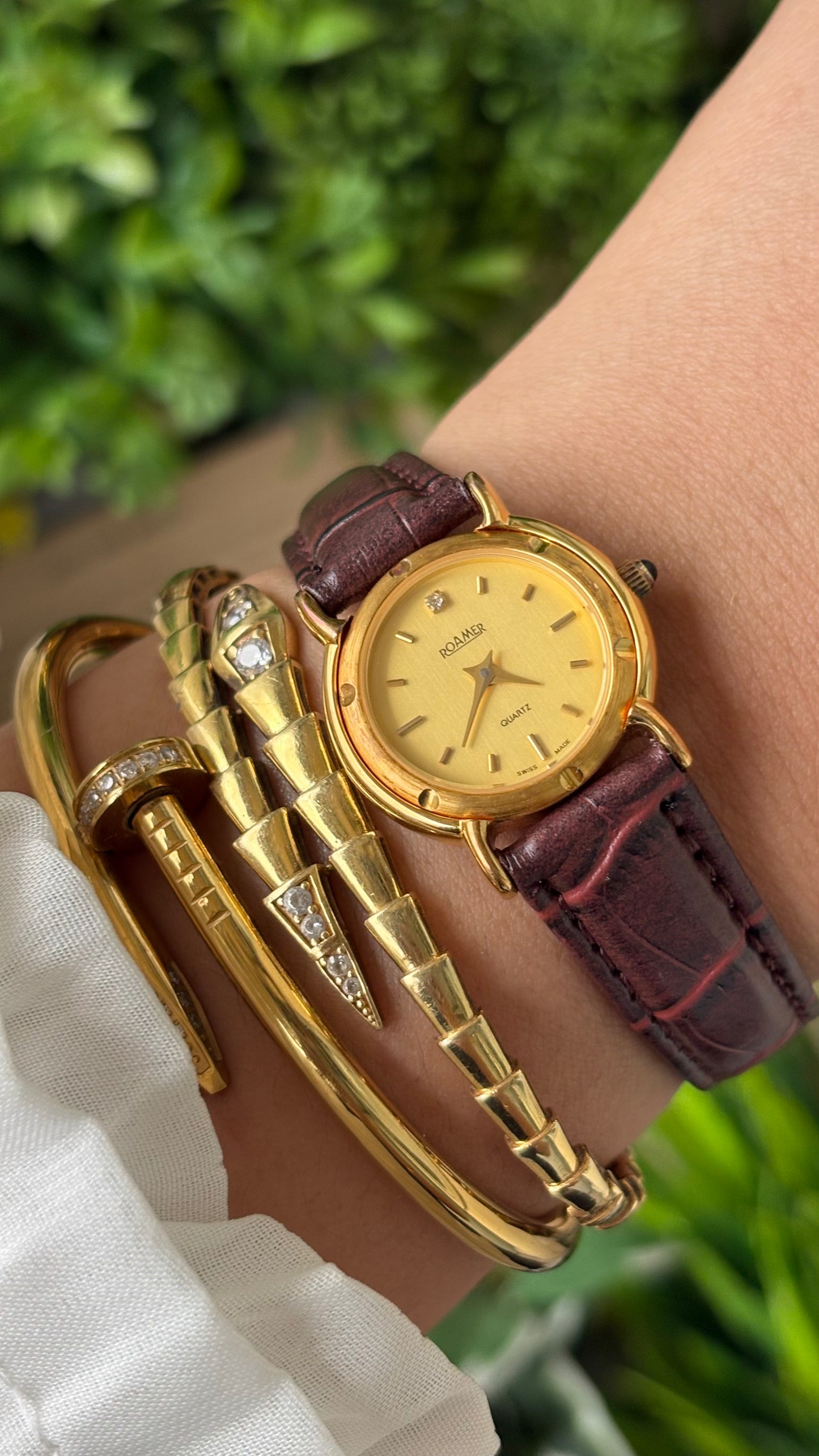 Vintage Roamer Swiss Minimalist Watch with Unique Details in Gold Tone Maroon Leather Quartz #00925