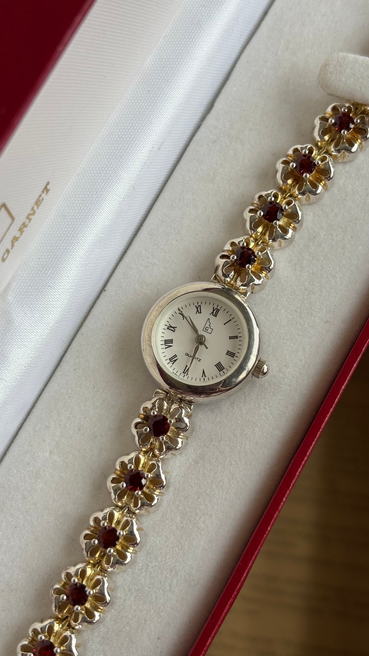 Extremely Rare Vintage Idaho Garnet Watch in Two-Tone Unique Flower Strap Design with 12 Real Garnet Accent