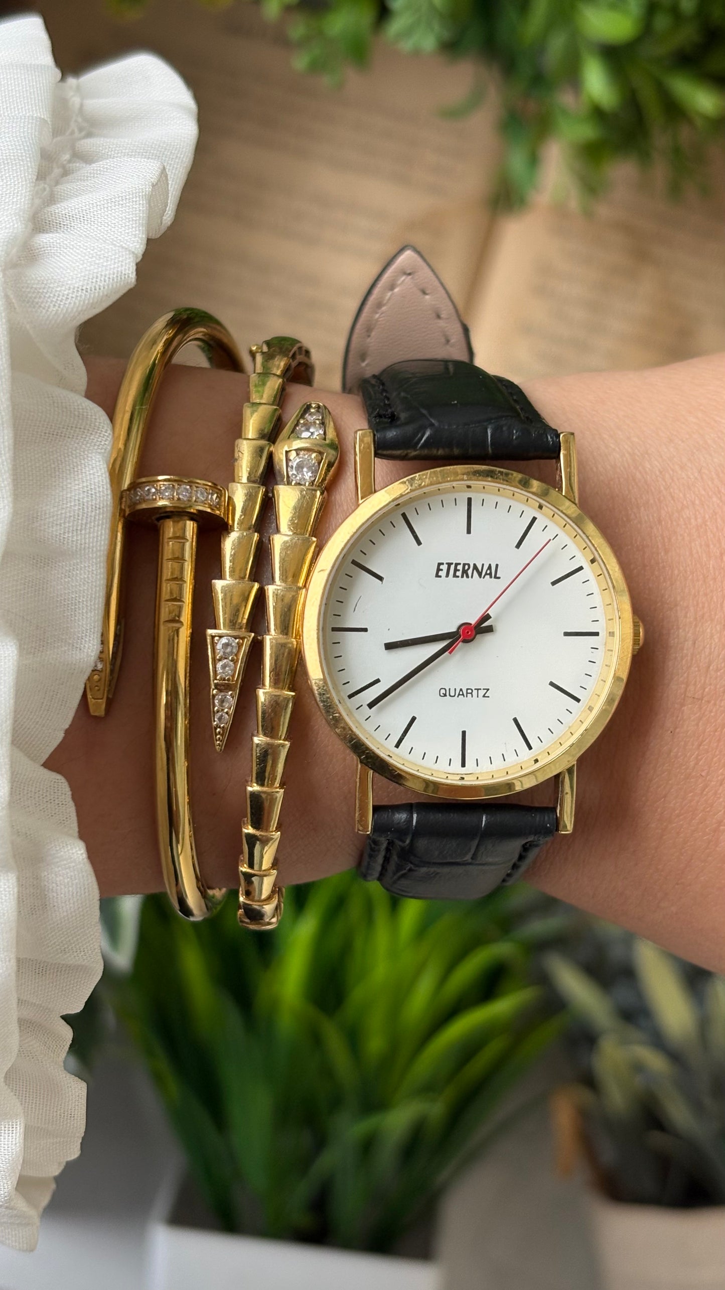 Vintage Eternal Minimalist Men's Watch in Gold Tone Black Leather Quartz #00937