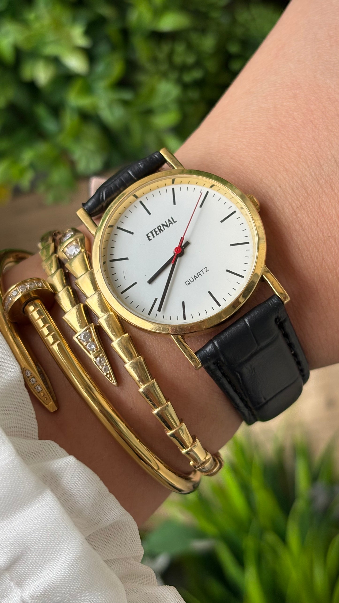 Vintage Eternal Minimalist Men's Watch in Gold Tone Black Leather Quartz #00937