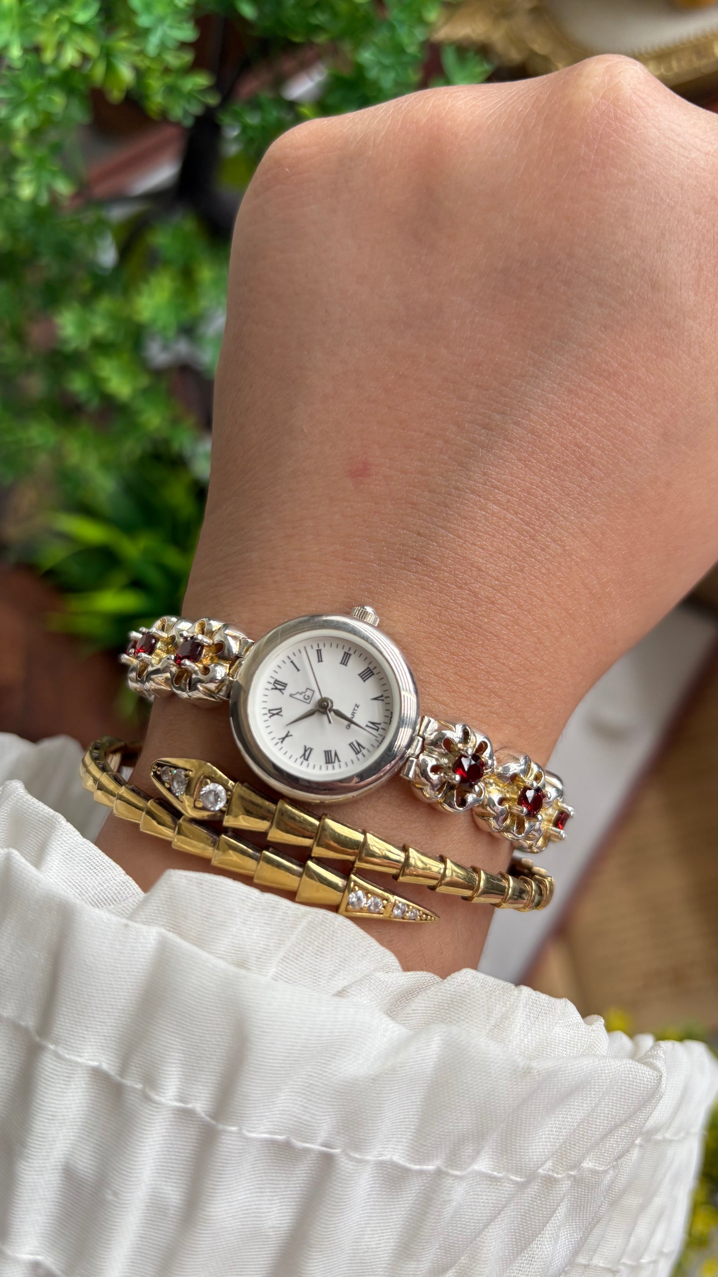 Extremely Rare Vintage Idaho Garnet Watch in Two-Tone Unique Flower Strap Design with 12 Real Garnet Accent