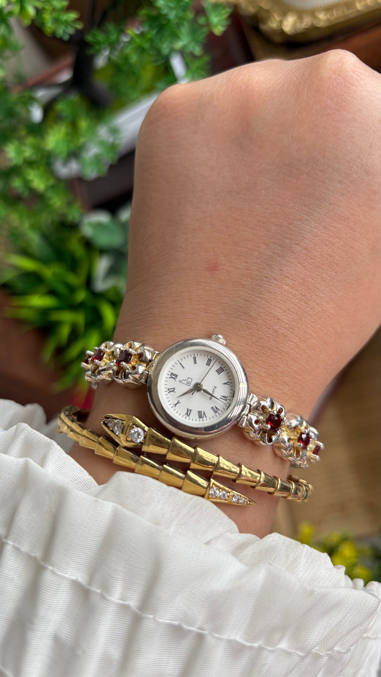Extremely Rare Vintage Idaho Garnet Watch in Two-Tone Unique Flower Strap Design with 12 Real Garnet Accent