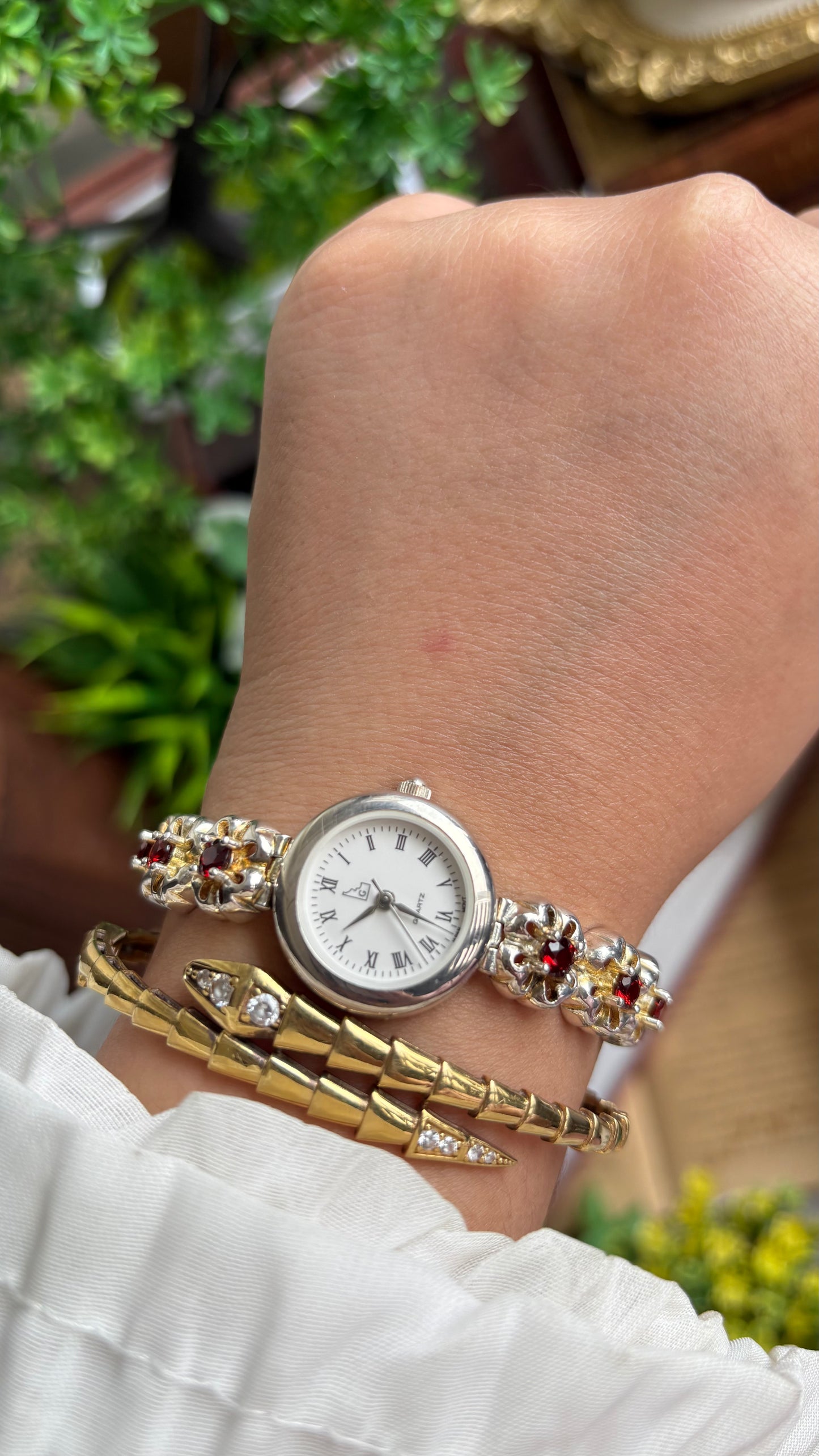 Extremely Rare Vintage Idaho Garnet Watch in Two-Tone Unique Flower Strap Design with 12 Real Garnet Accent