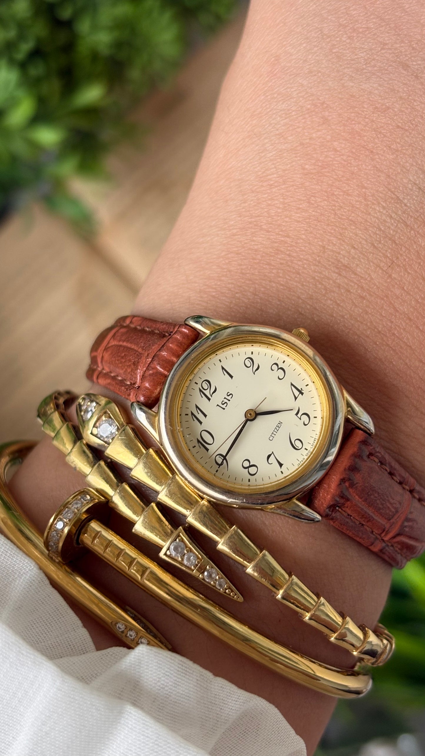 Dainty Vintage Isis Citizen Classic Watch in Gold Tone Honey Brown Leather Quartz #00916