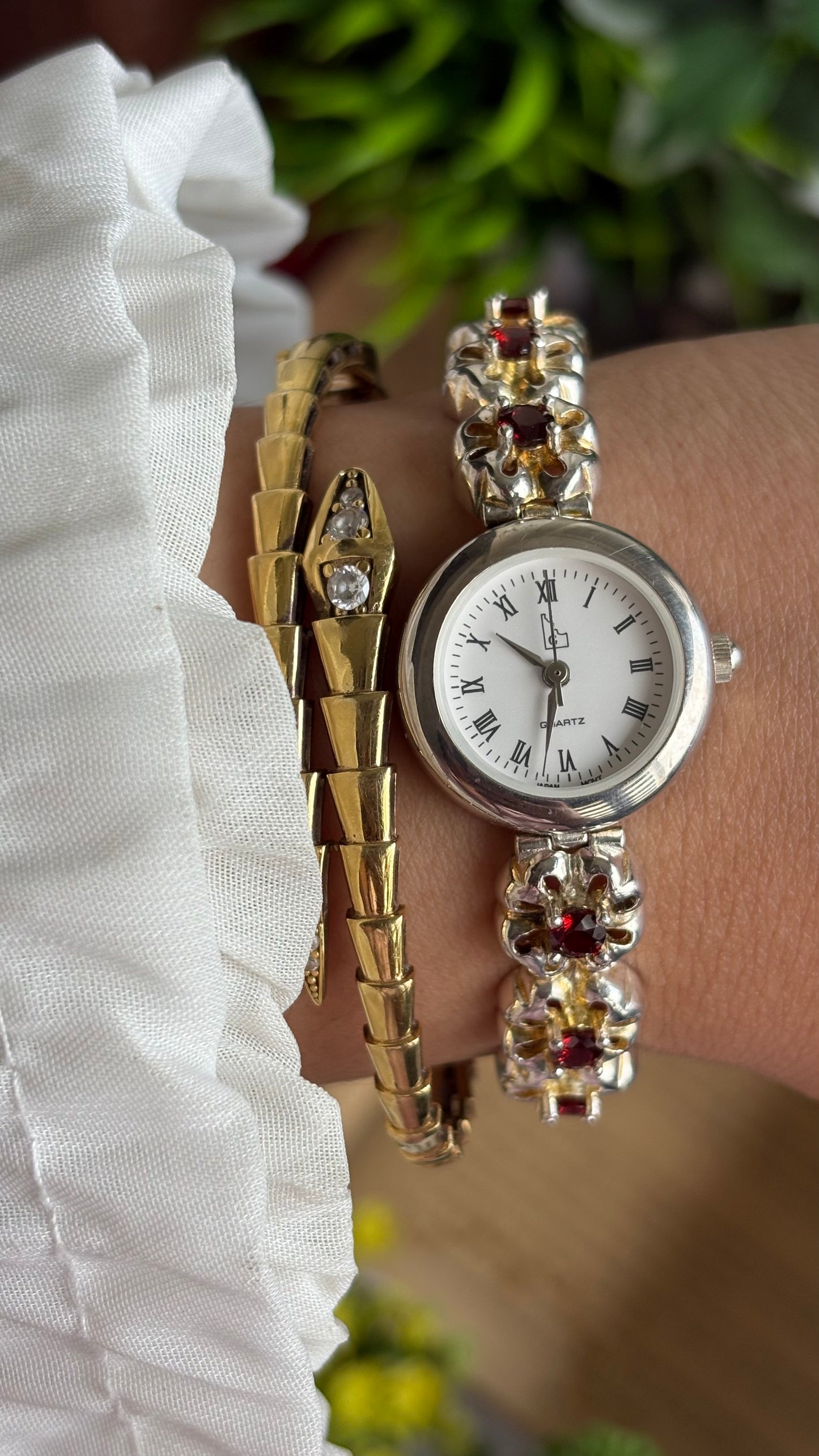 Extremely Rare Vintage Idaho Garnet Watch in Two-Tone Unique Flower Strap Design with 12 Real Garnet Accent