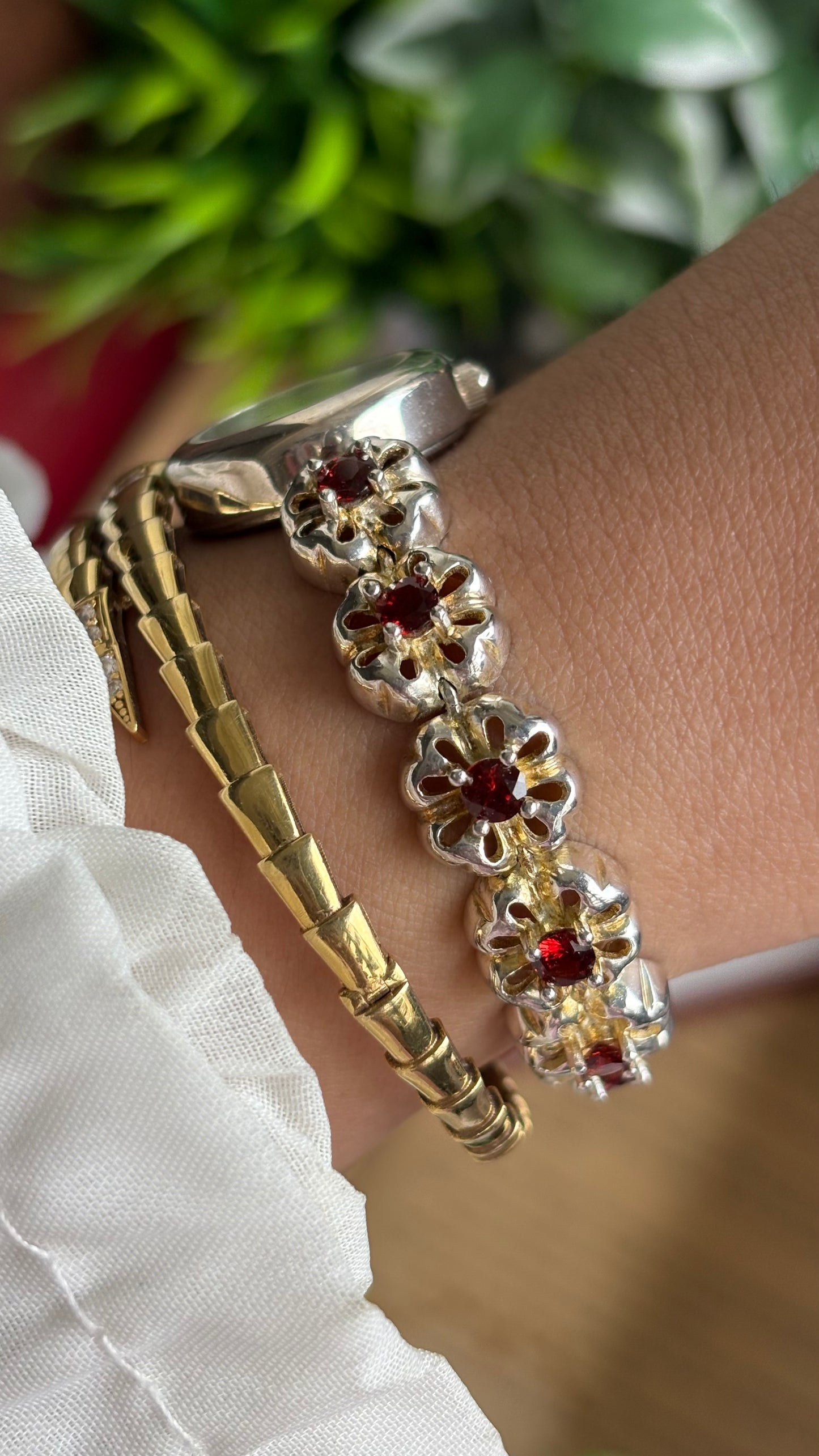 Extremely Rare Vintage Idaho Garnet Watch in Two-Tone Unique Flower Strap Design with 12 Real Garnet Accent