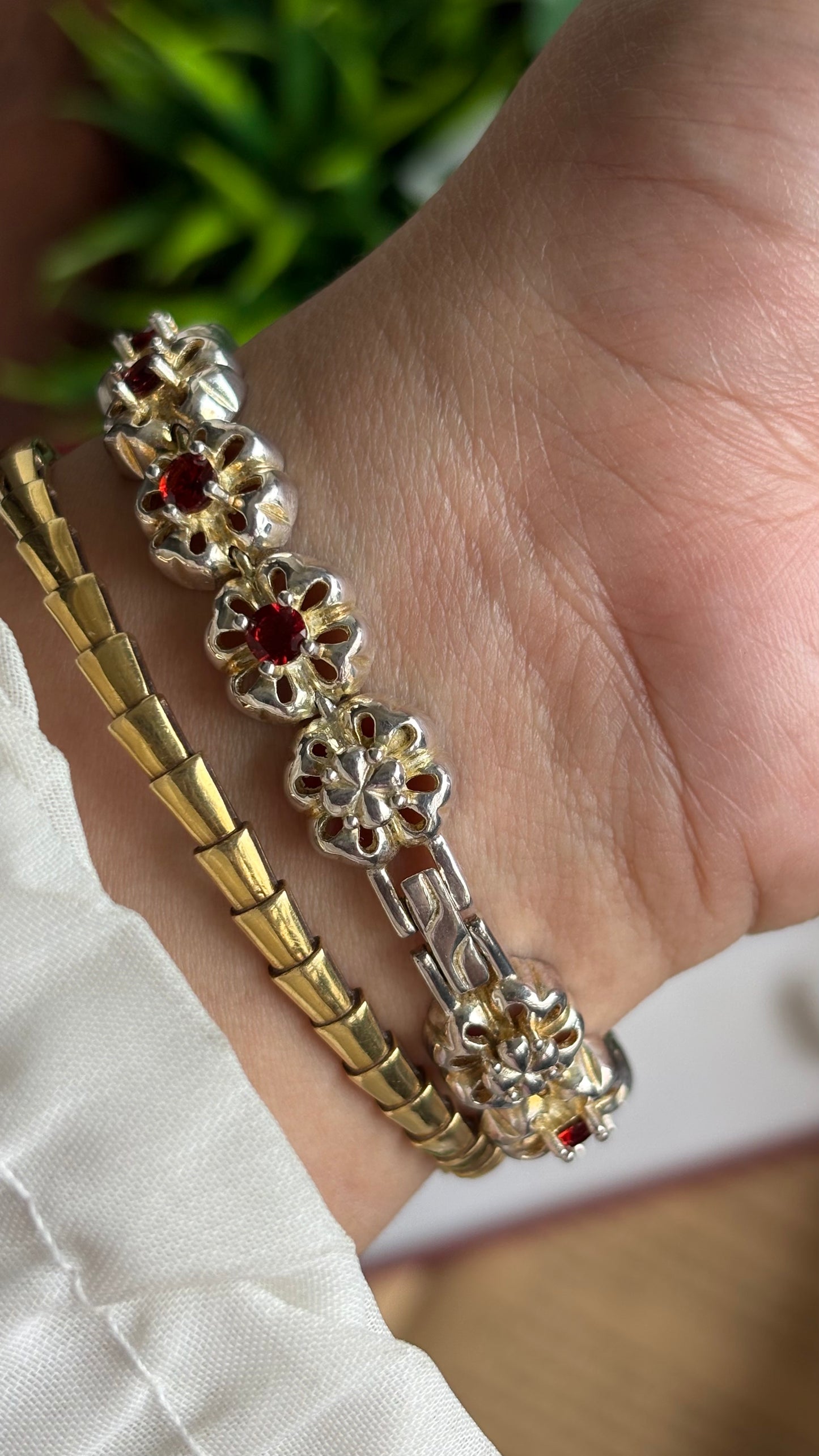 Extremely Rare Vintage Idaho Garnet Watch in Two-Tone Unique Flower Strap Design with 12 Real Garnet Accent