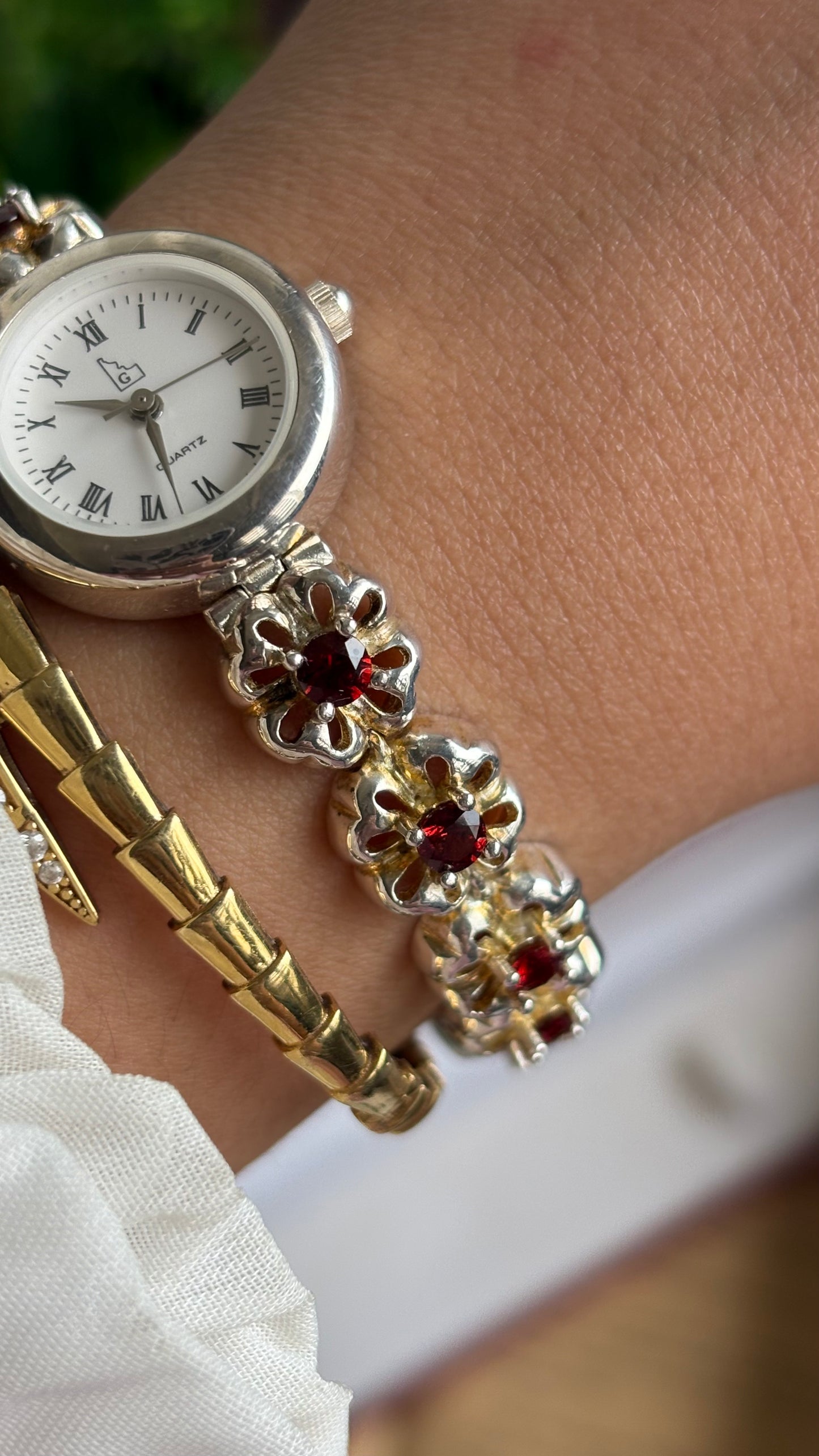 Extremely Rare Vintage Idaho Garnet Watch in Two-Tone Unique Flower Strap Design with 12 Real Garnet Accent