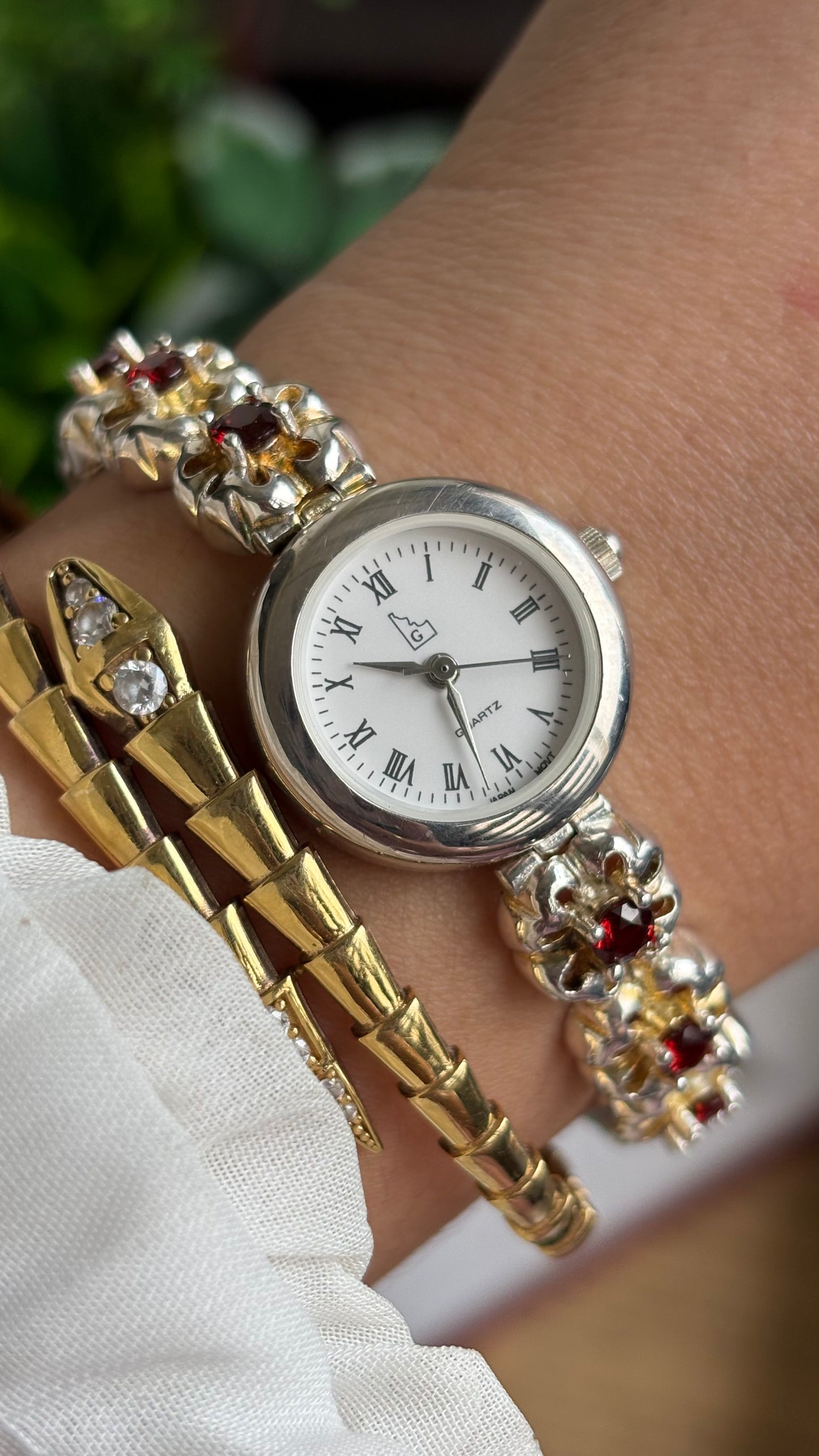 Extremely Rare Vintage Idaho Garnet Watch in Two-Tone Unique Flower Strap Design with 12 Real Garnet Accent