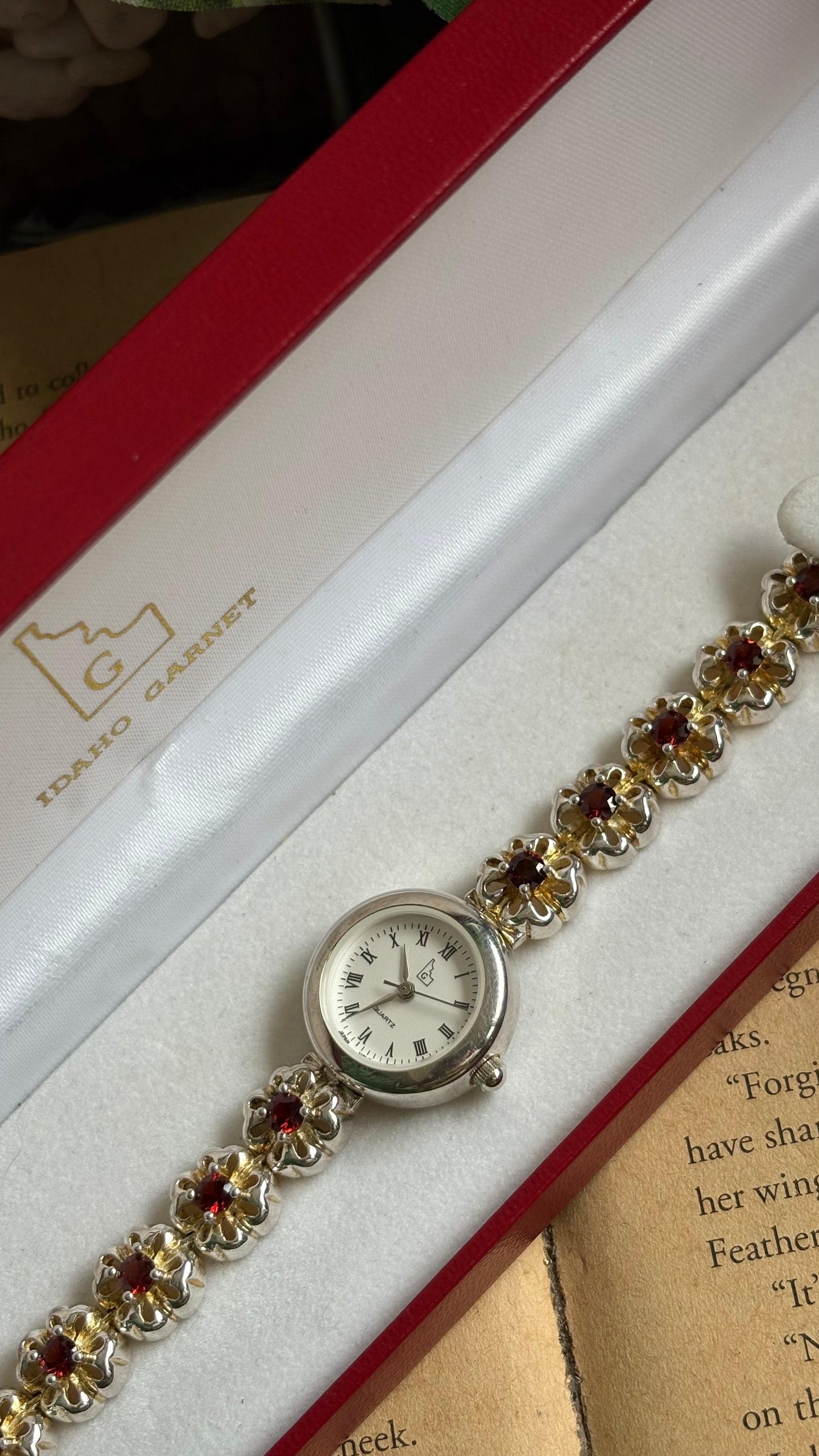 Extremely Rare Vintage Idaho Garnet Watch in Two-Tone Unique Flower Strap Design with 12 Real Garnet Accent