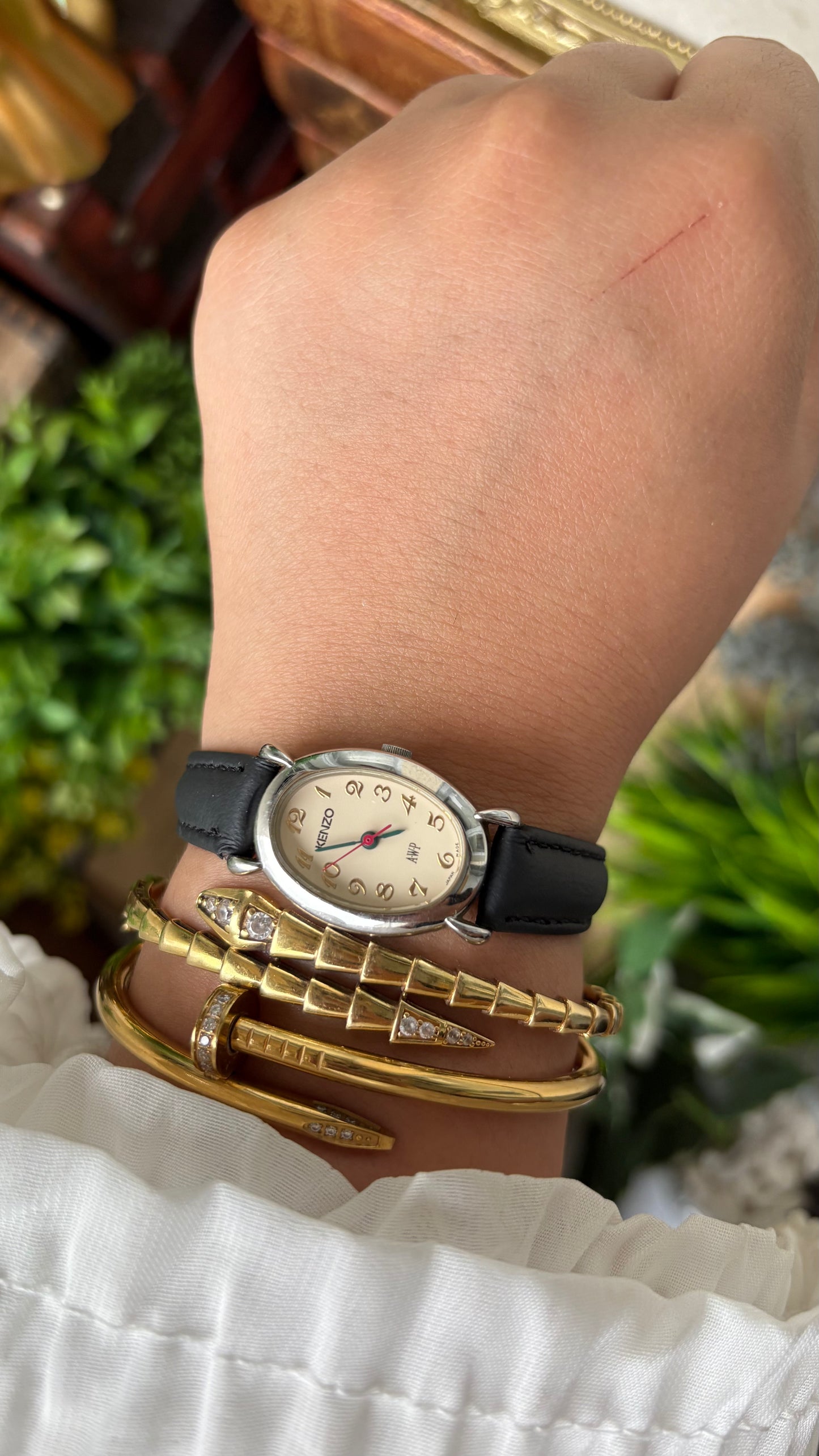 Rare Dainty Vintage Kenzo AWP Limited Edition Oval Dial Watch in Silver Tone Black Leather Quartz #00940