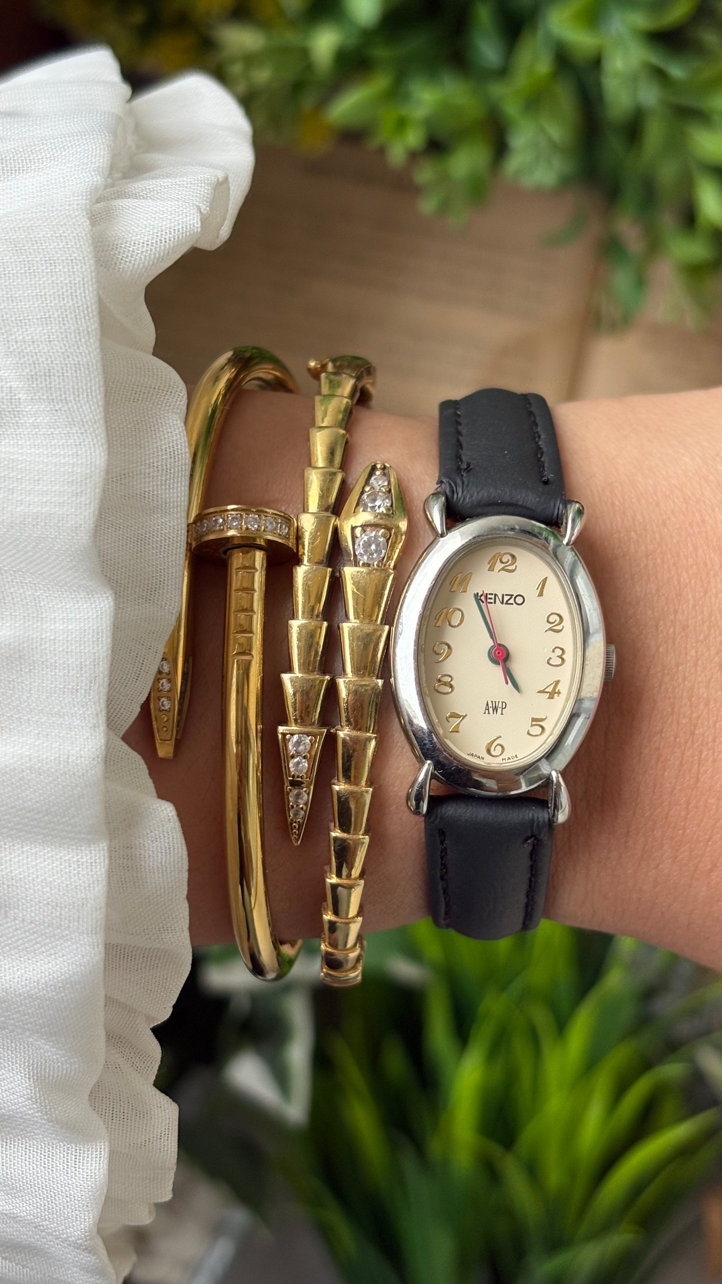 Rare Dainty Vintage Kenzo AWP Limited Edition Oval Dial Watch in Silver Tone Black Leather Quartz #00940