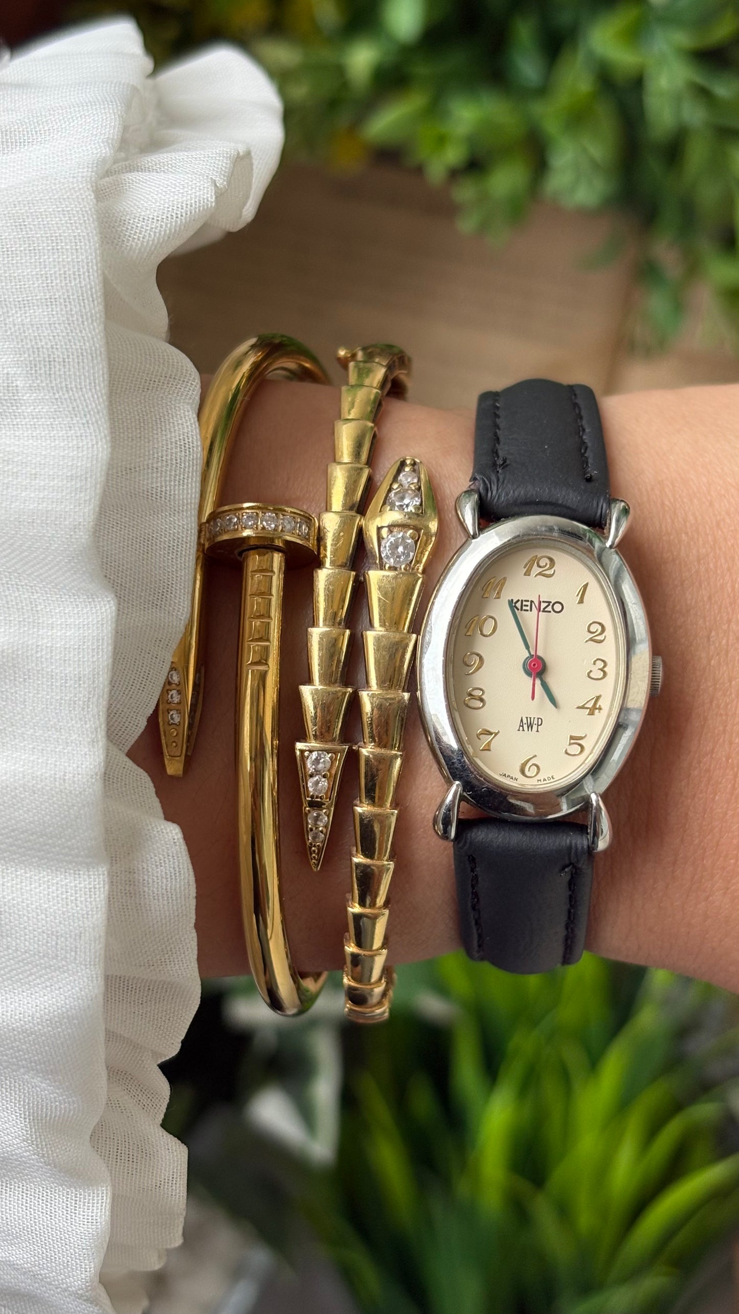 Rare Dainty Vintage Kenzo AWP Limited Edition Oval Dial Watch in Silver Tone Black Leather Quartz #00940