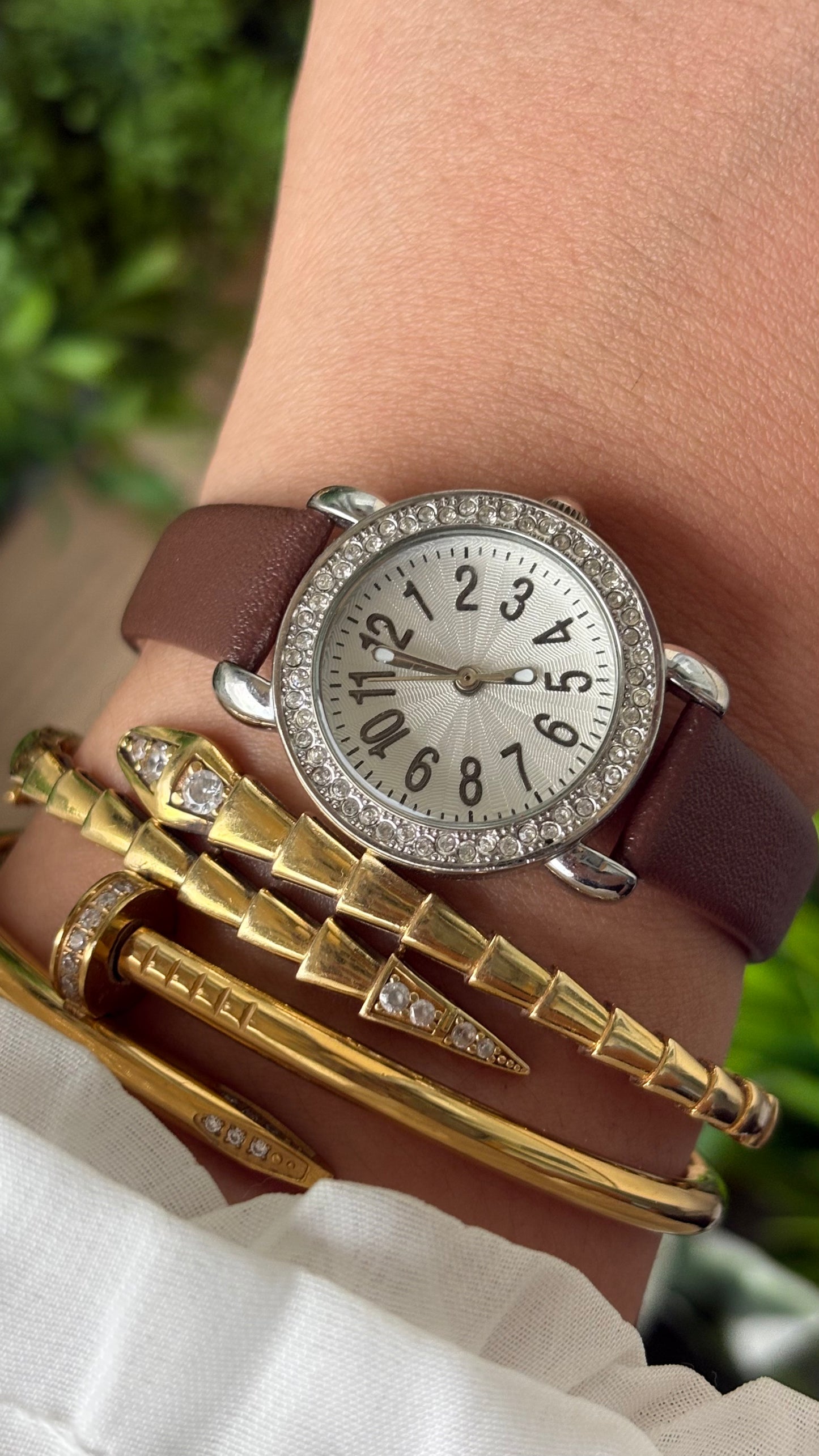 Vintage Merona Rhinestone Bezel Zigzag Dial Watch in Silver Tone Brown Leather Quartz #00943