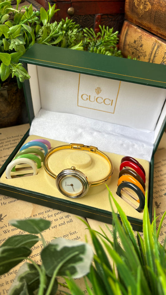 Extremely Rare Vintage Gucci 1100L Interchangeable Bezel Set Bangle Watch in Gold Tone