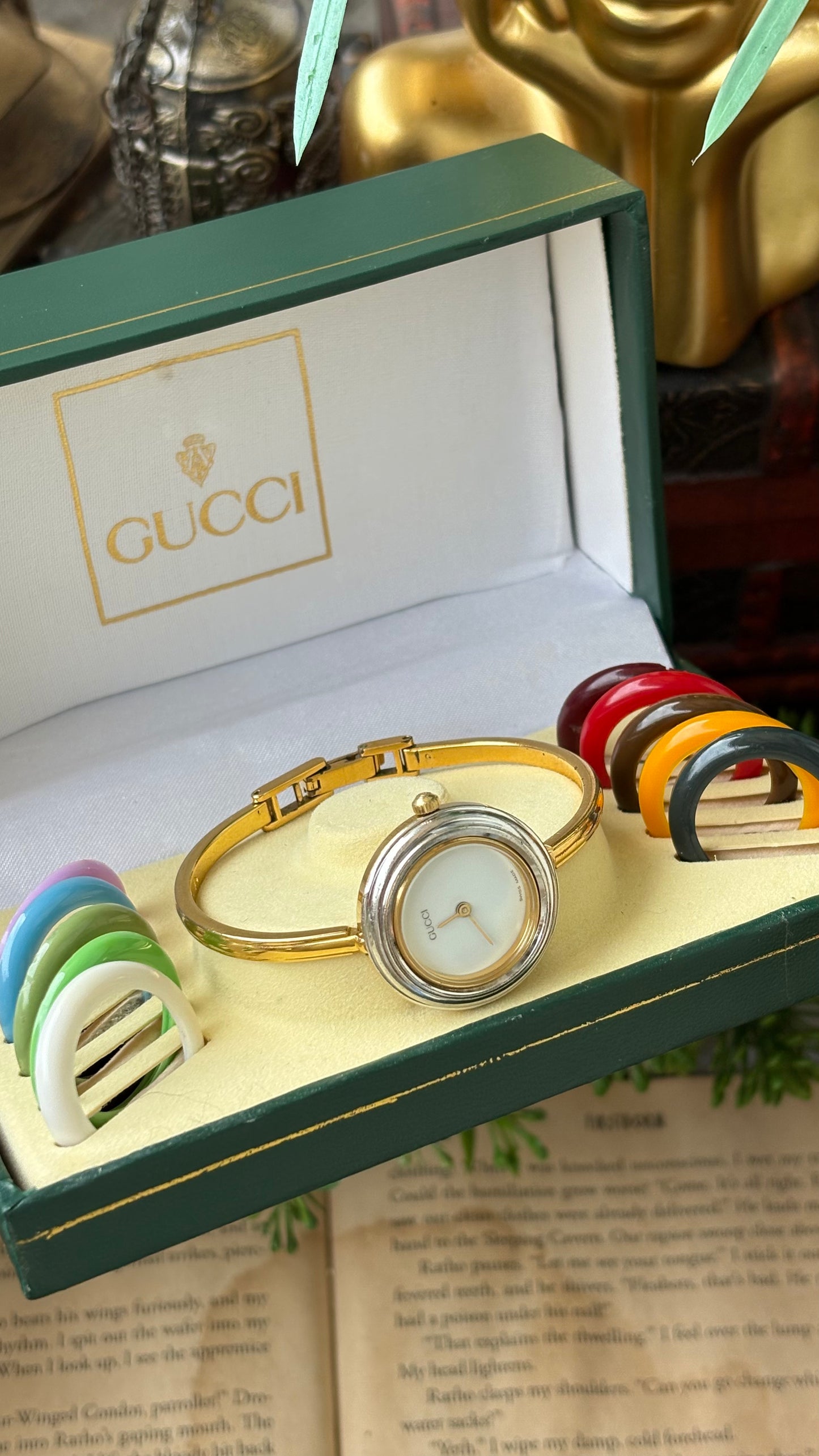 Extremely Rare Vintage Gucci 1100L Interchangeable Bezel Set Bangle Watch in Gold Tone