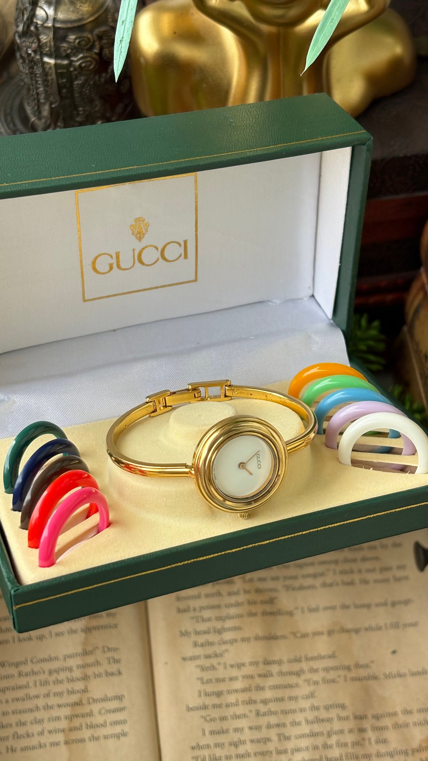 Extremely Rare Vintage Gucci 1100L Interchangeable Bezel Set Bangle Watch in Gold Tone