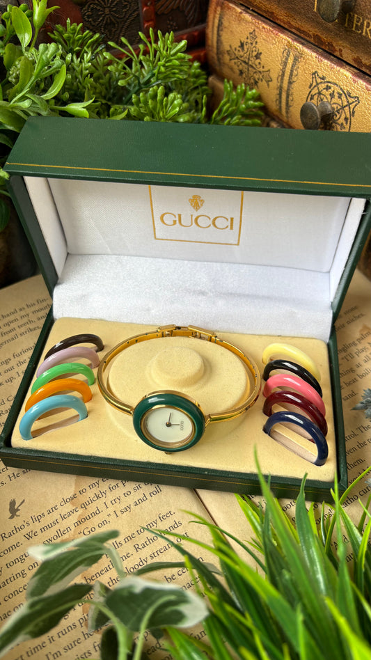 Extremely Rare Vintage Gucci 1100L Interchangeable Bezel Set Bangle Watch in Gold Tone