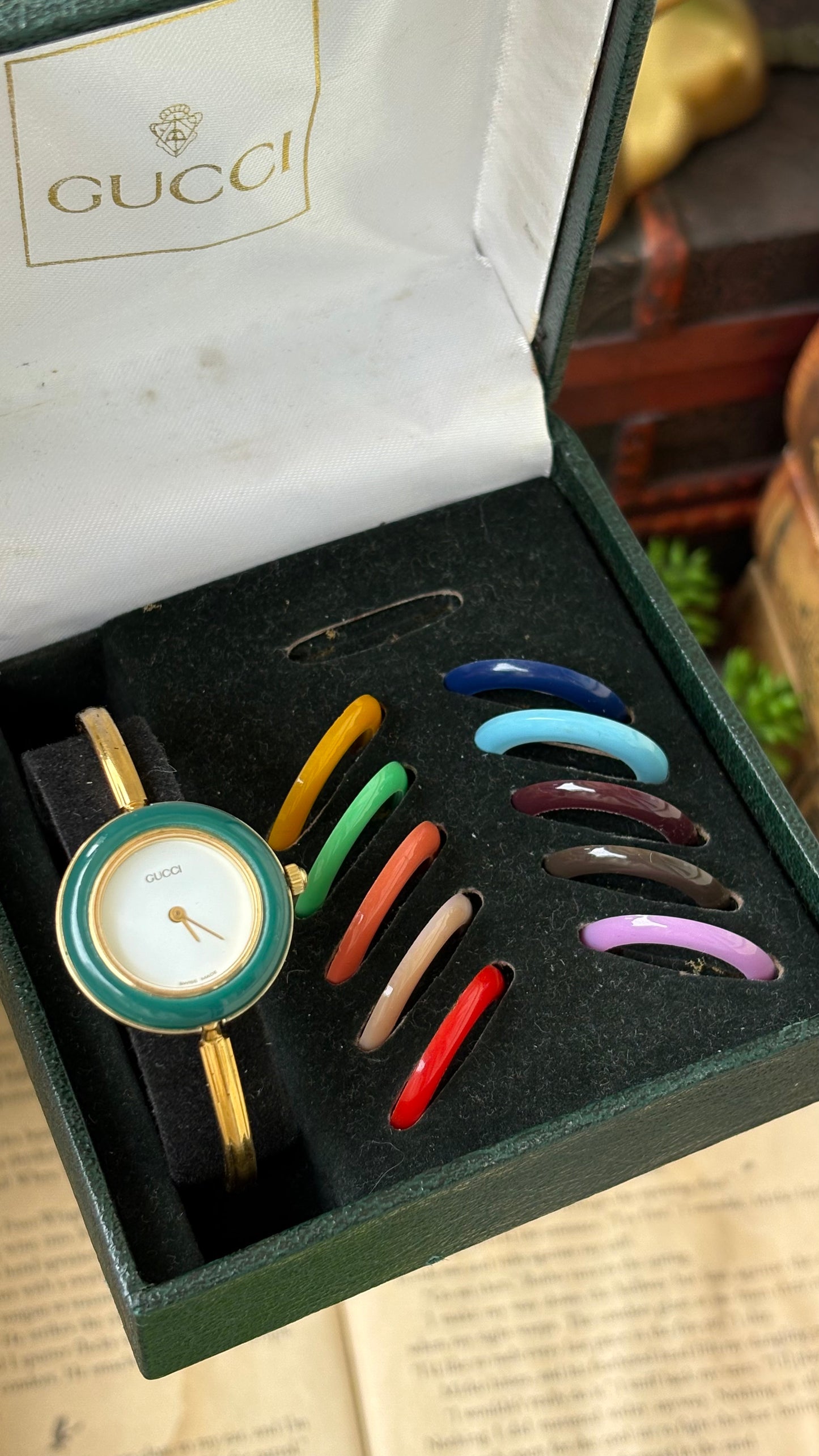 Extremely Rare Vintage Gucci 1100L Interchangeable Bezel Set Bangle Watch in Gold Tone