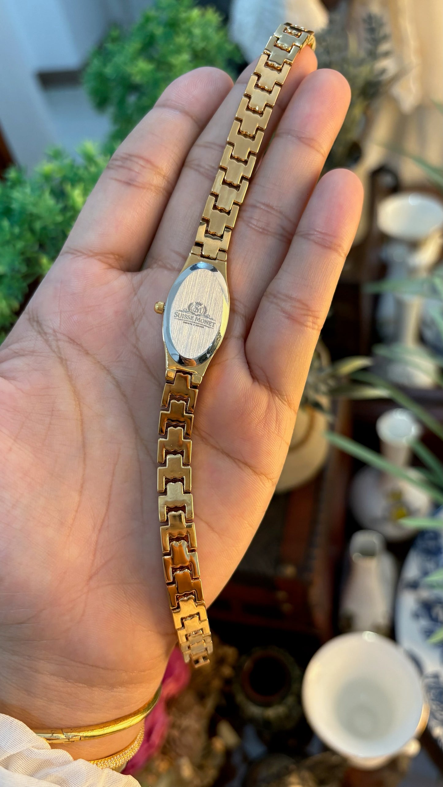 Rare Dainty Vintage Suisse Monet Slim Oval Classic Watch in Gold Tone Quartz Seiko XV00 Movement