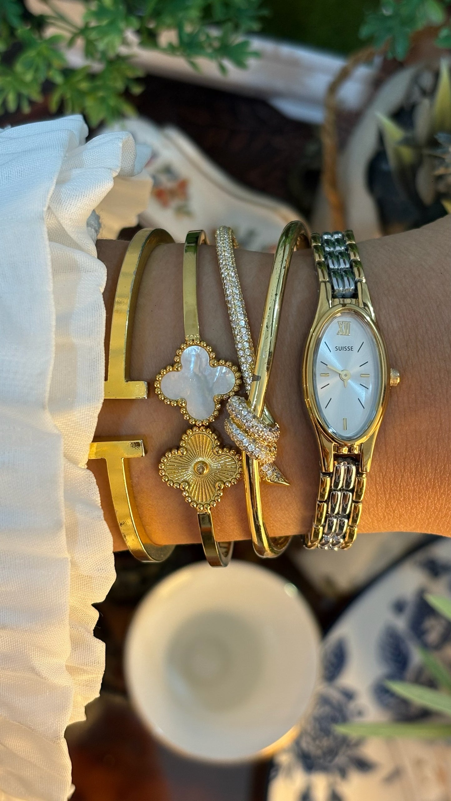 Rare Dainty Vintage Suisse Monet Slim Oval Classic Watch in Two-Tone Quartz Seiko XV00 Movement