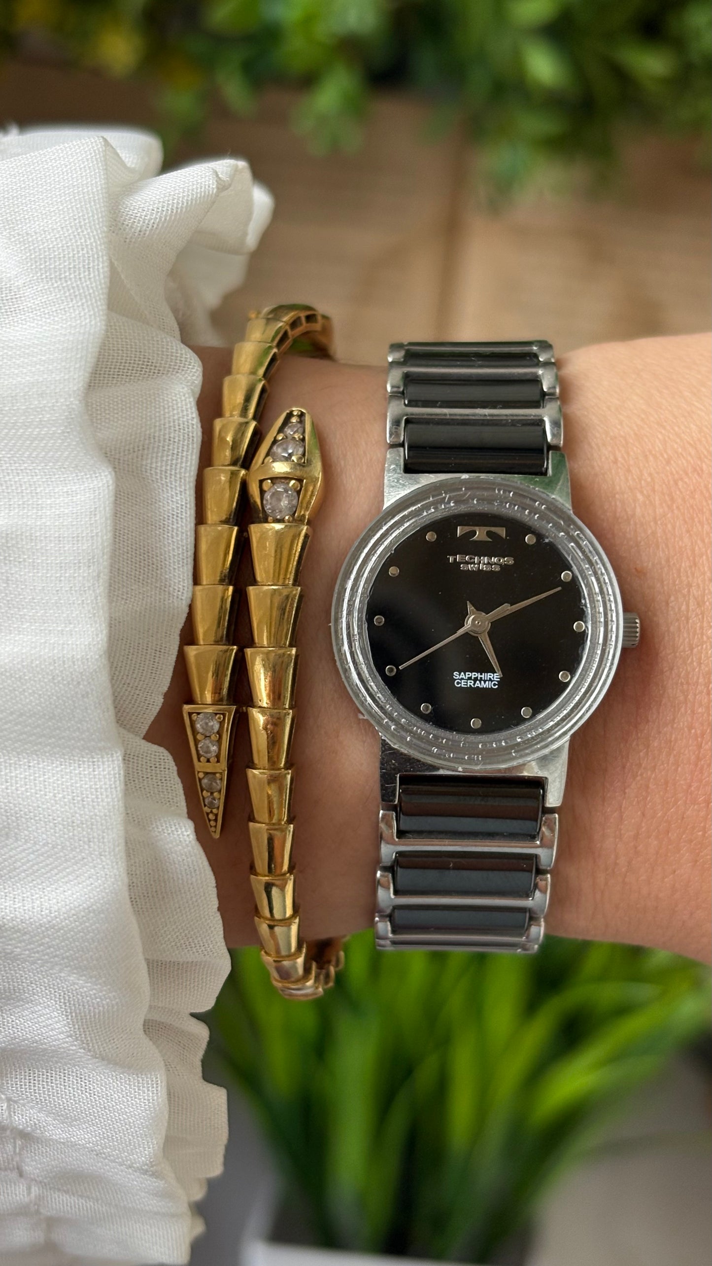 Rare Vintage Technos Ceramic Bracelet Sapphire Crystal Glass Watch in Silver Tone Quartz #00805