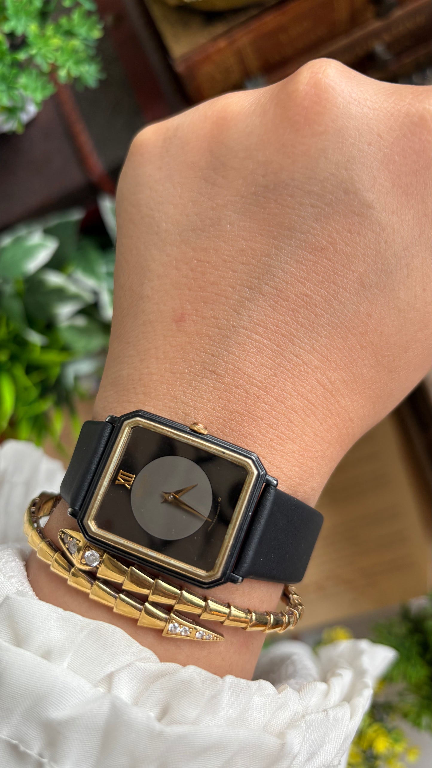 Vintage Seiko Men’s Dress Watch in Black Leather Strap