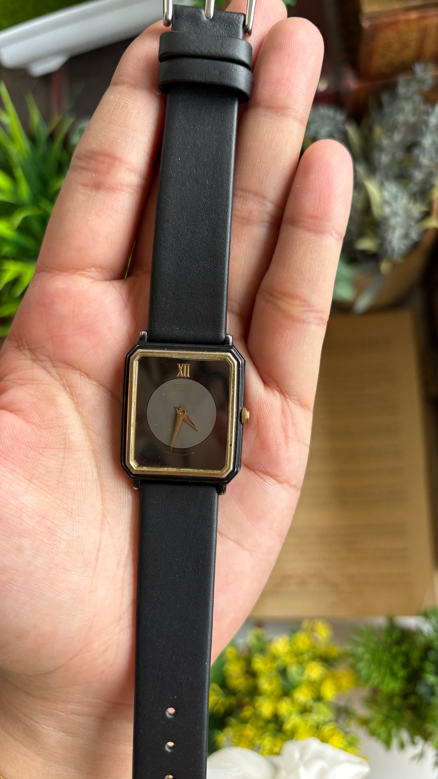 Vintage Seiko Men’s Dress Watch in Black Leather Strap