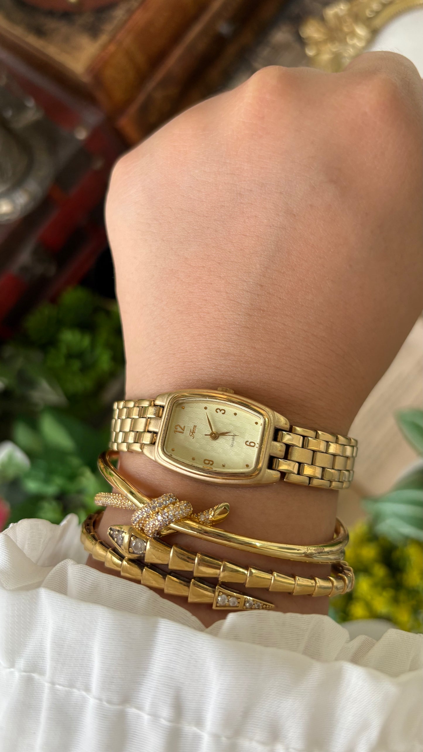 Vintage Fem Watch in Gold Tone Textured Wave Dial Quartz – Clockwork ...
