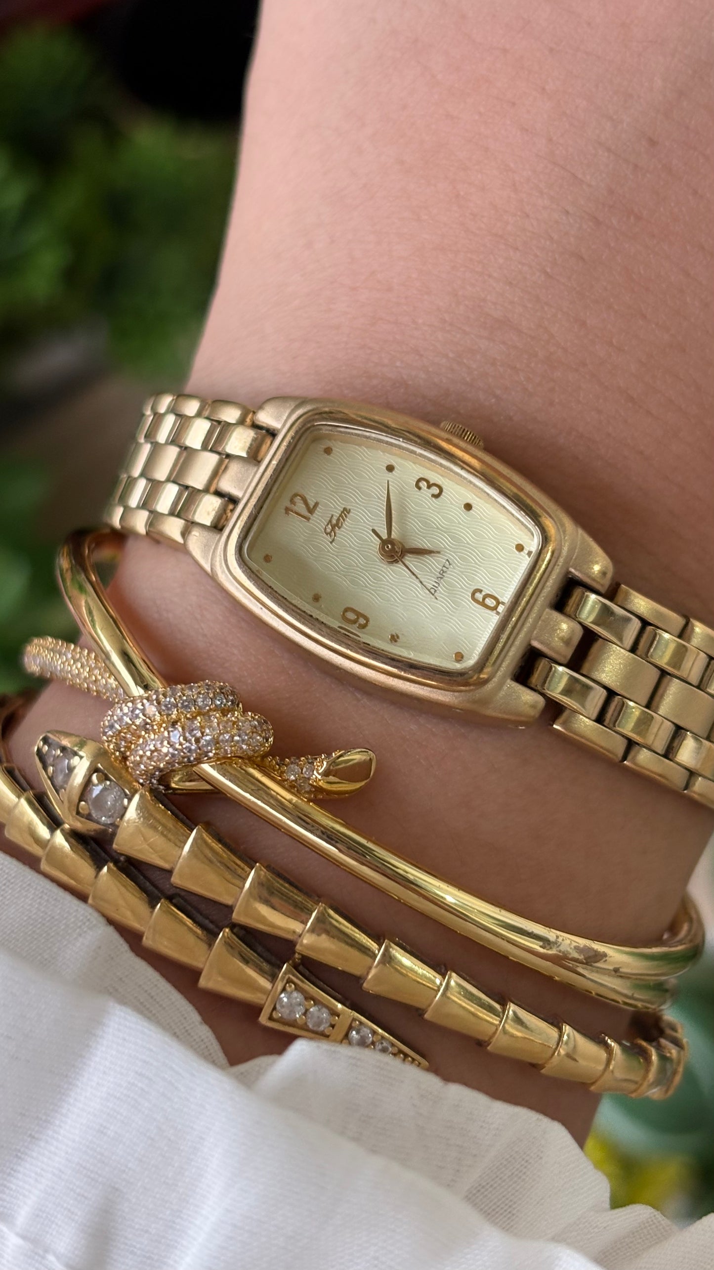Vintage Fem Watch in Gold Tone Textured Wave Dial Quartz – Clockwork ...