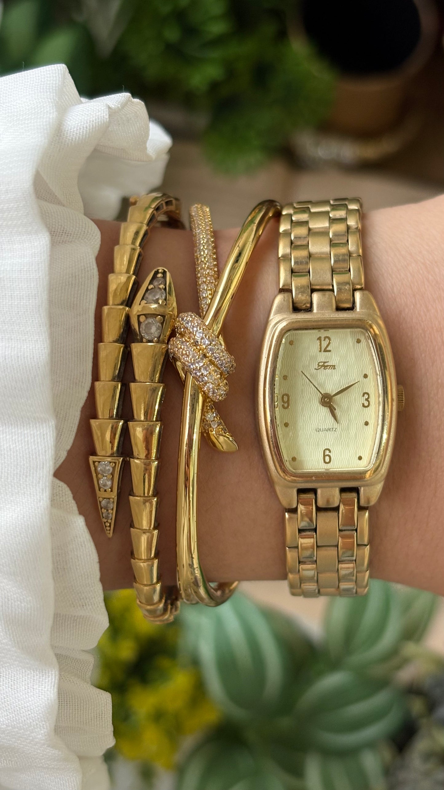 Vintage Fem Watch in Gold Tone Textured Wave Dial Quartz – Clockwork ...