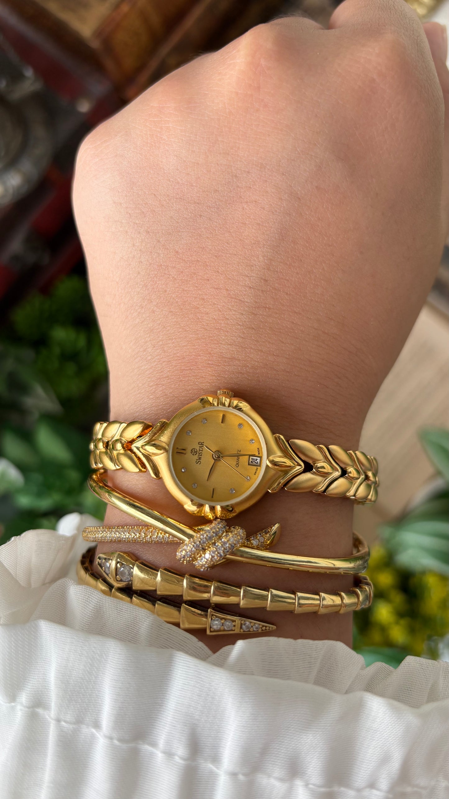 Vintage Dainty Swistar Swiss Day Date Watch in Gold Tone Quartz