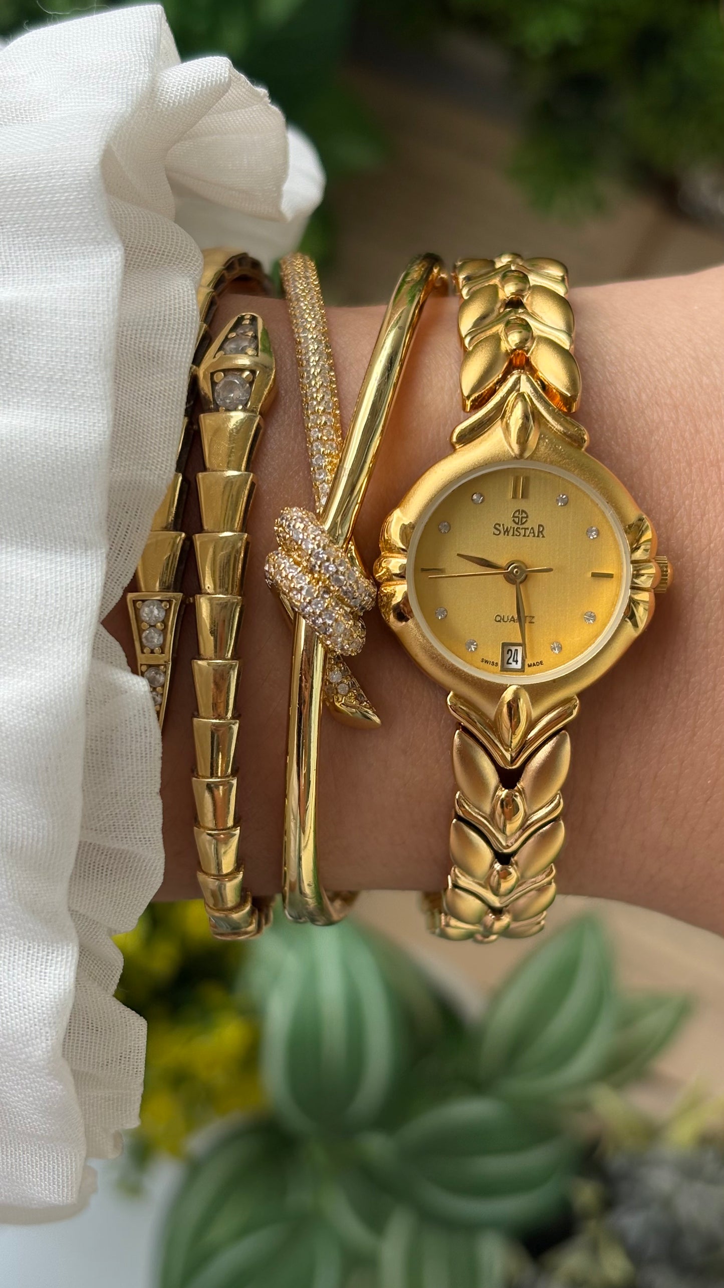 Vintage Dainty Swistar Swiss Day Date Watch in Gold Tone Quartz