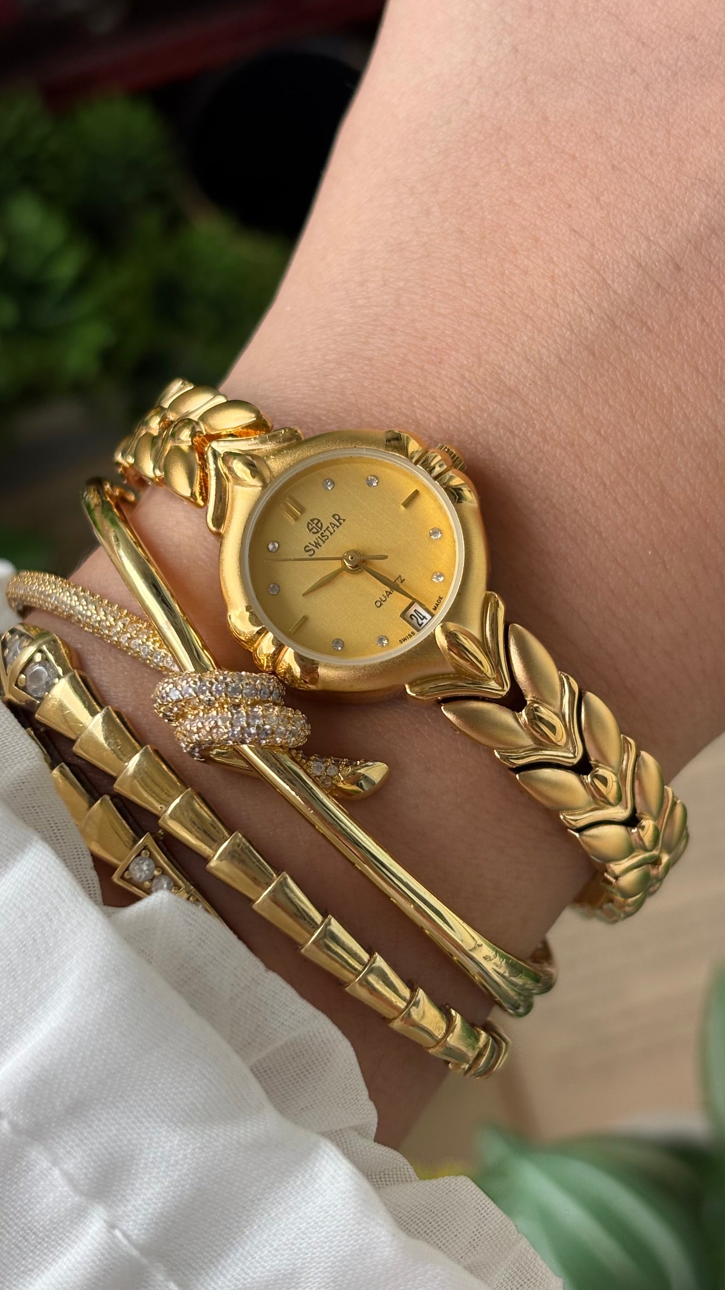 Vintage Dainty Swistar Swiss Day Date Watch in Gold Tone Quartz