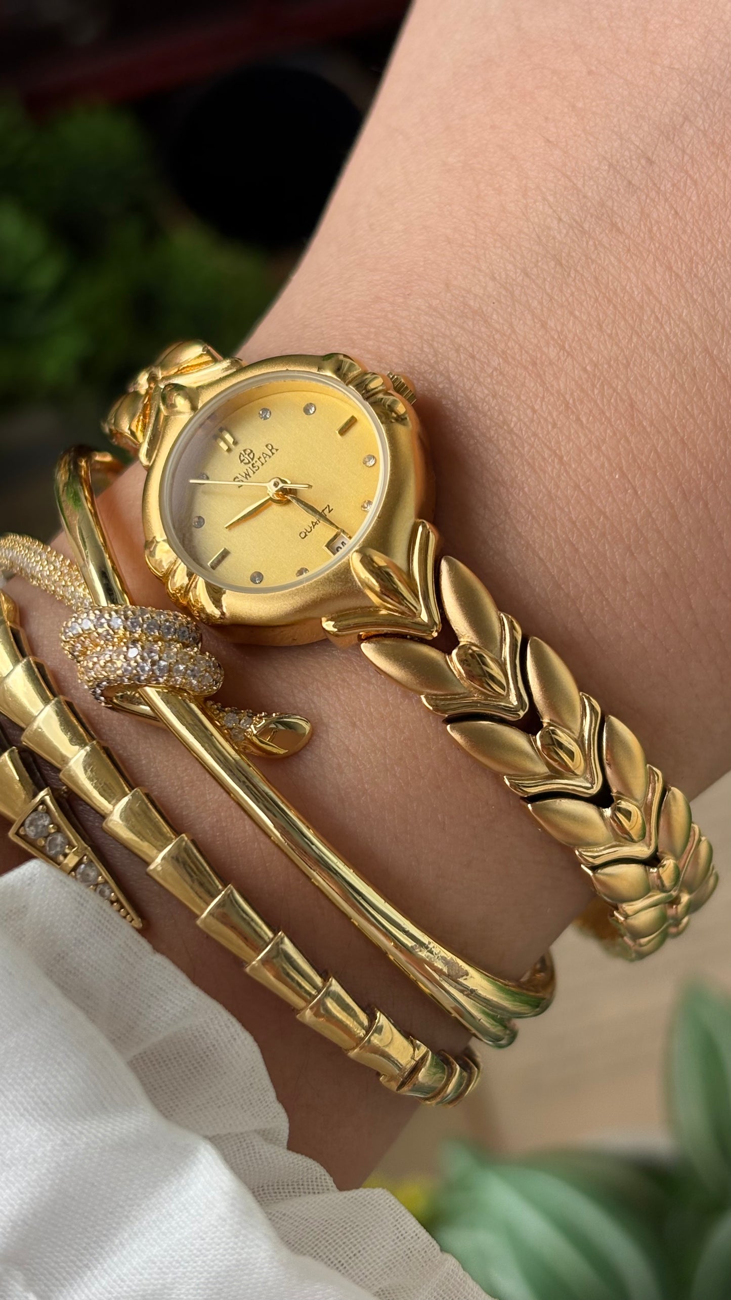 Vintage Dainty Swistar Swiss Day Date Watch in Gold Tone Quartz