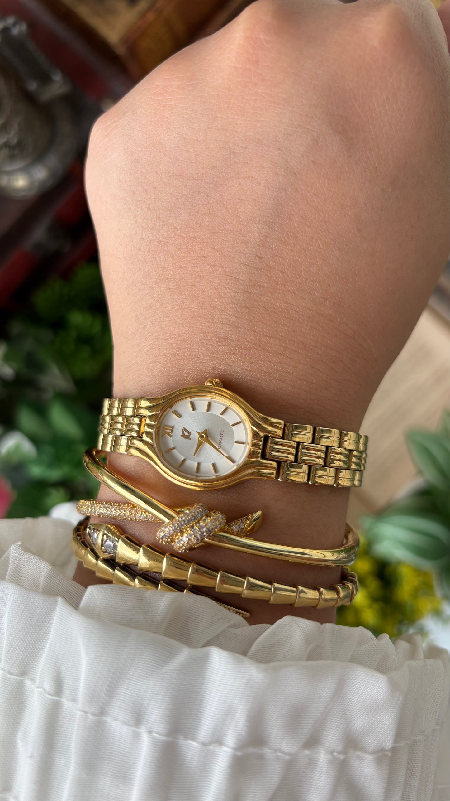 Vintage K1 Watch in Gold Tone Oval Dial Quartz