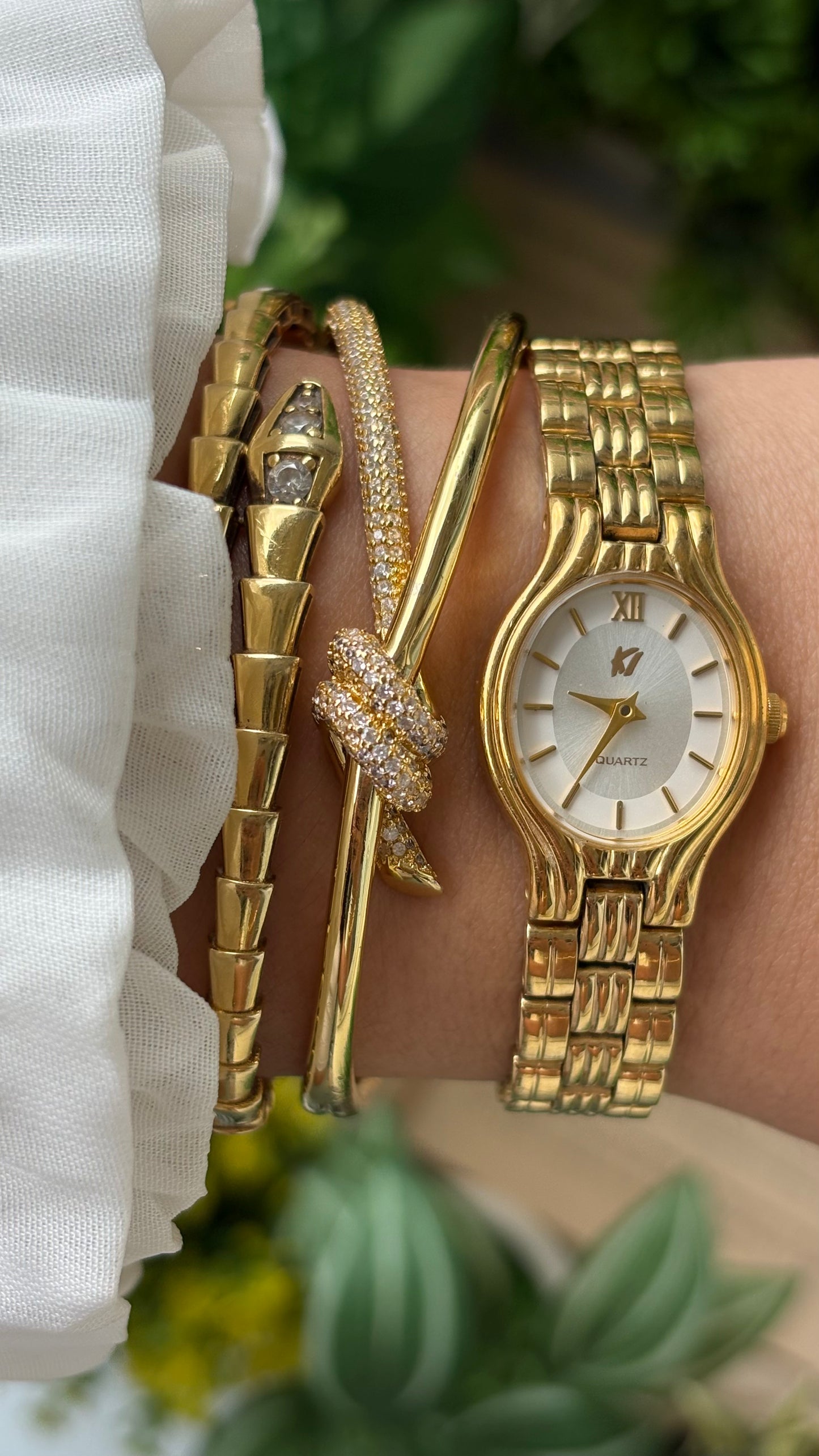 Vintage K1 Watch in Gold Tone Oval Dial Quartz