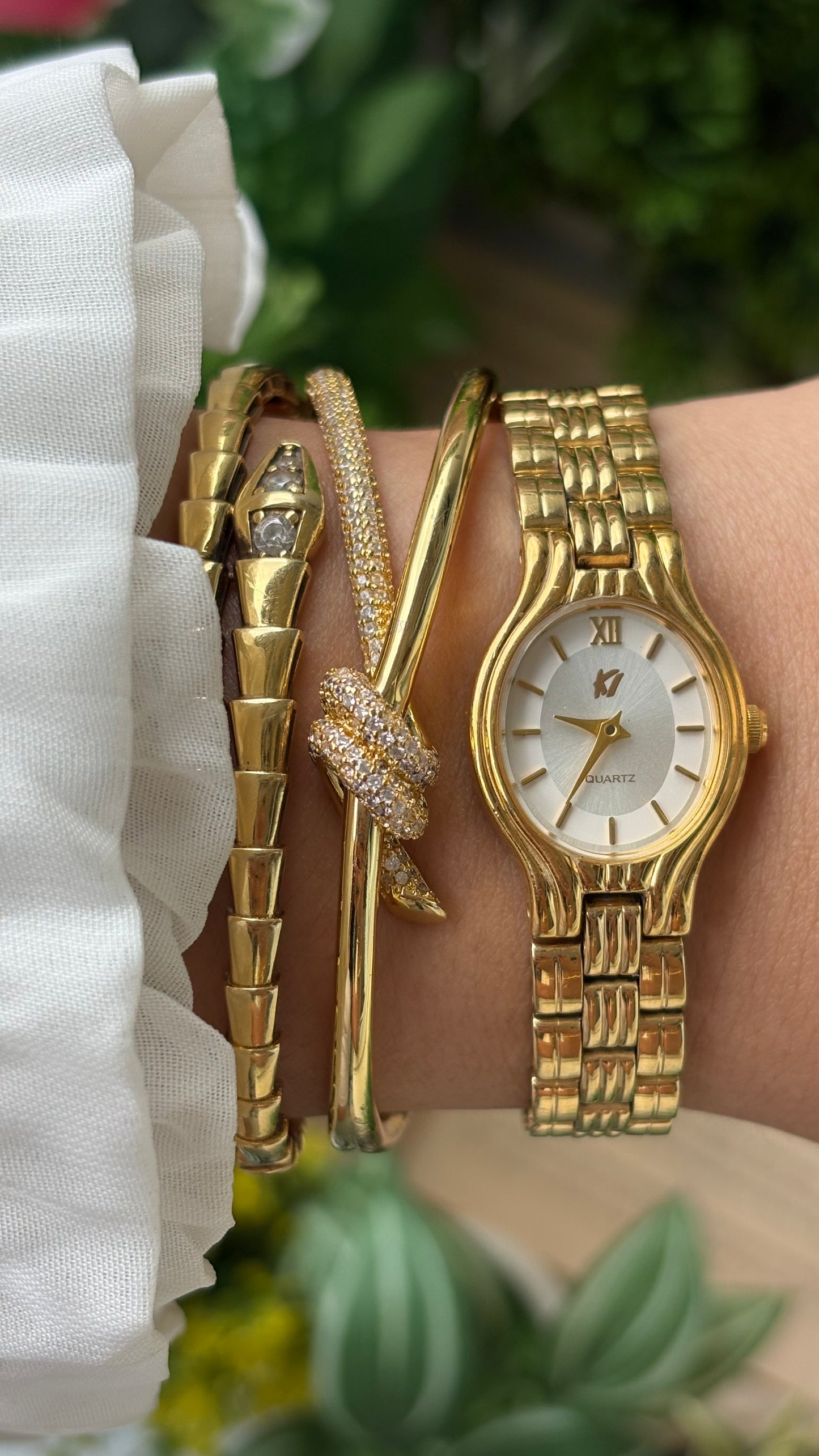 Vintage K1 Watch in Gold Tone Oval Dial Quartz