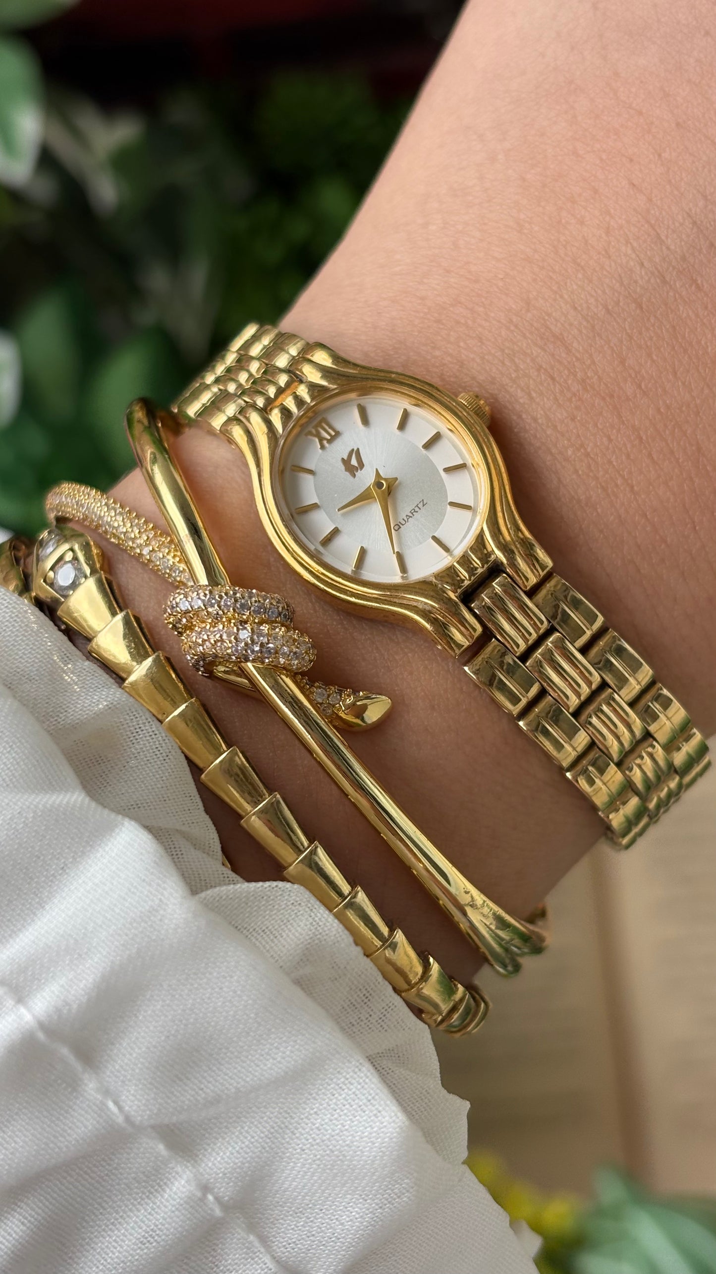 Vintage K1 Watch in Gold Tone Oval Dial Quartz