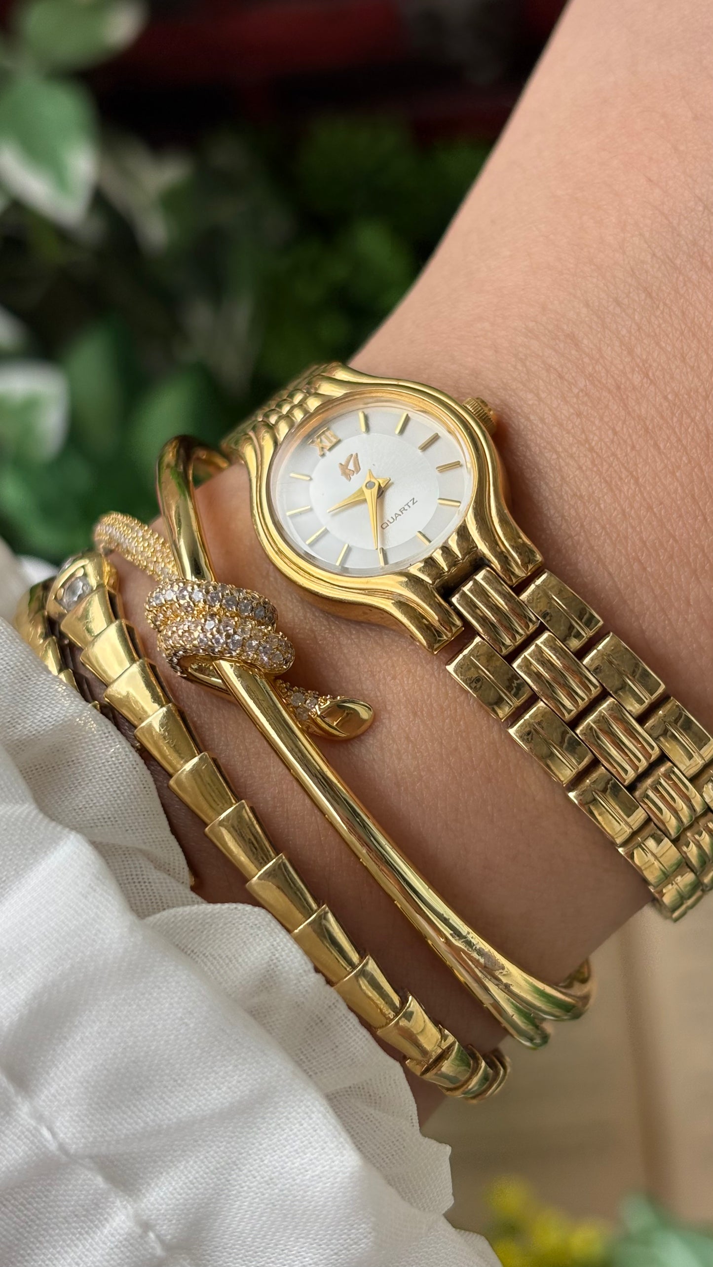 Vintage K1 Watch in Gold Tone Oval Dial Quartz