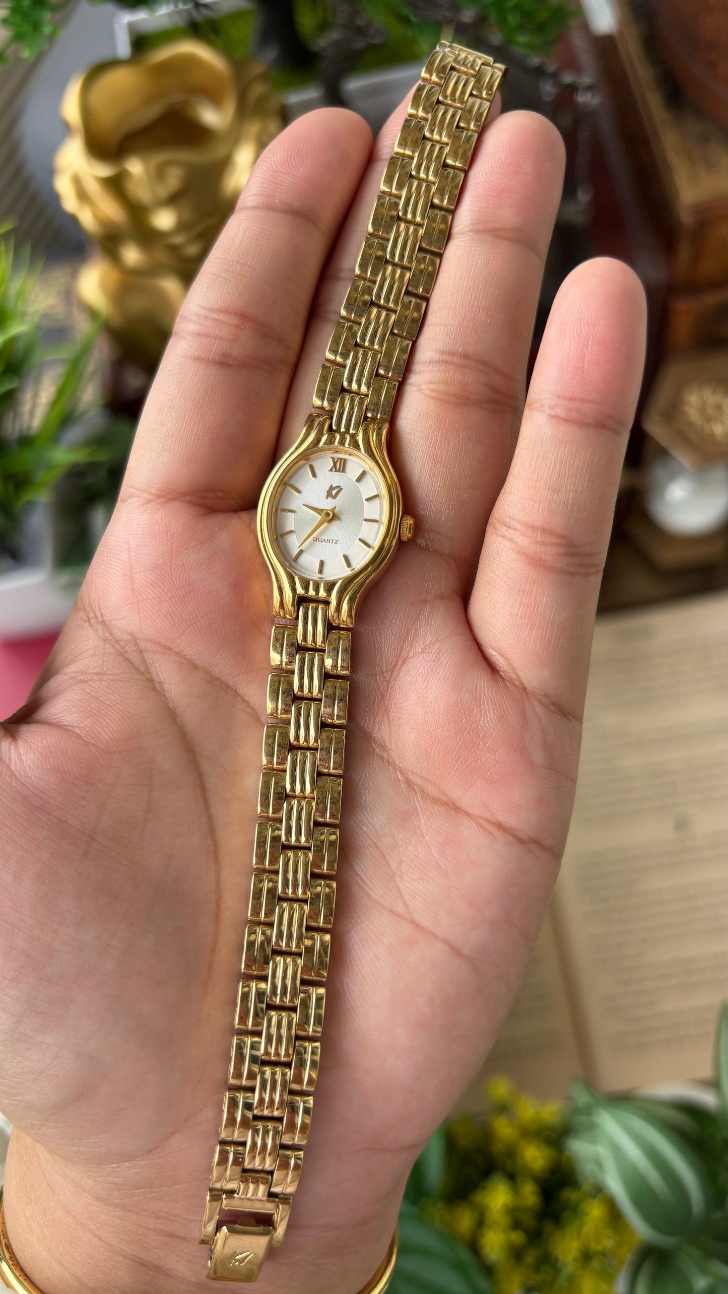 Vintage K1 Watch in Gold Tone Oval Dial Quartz
