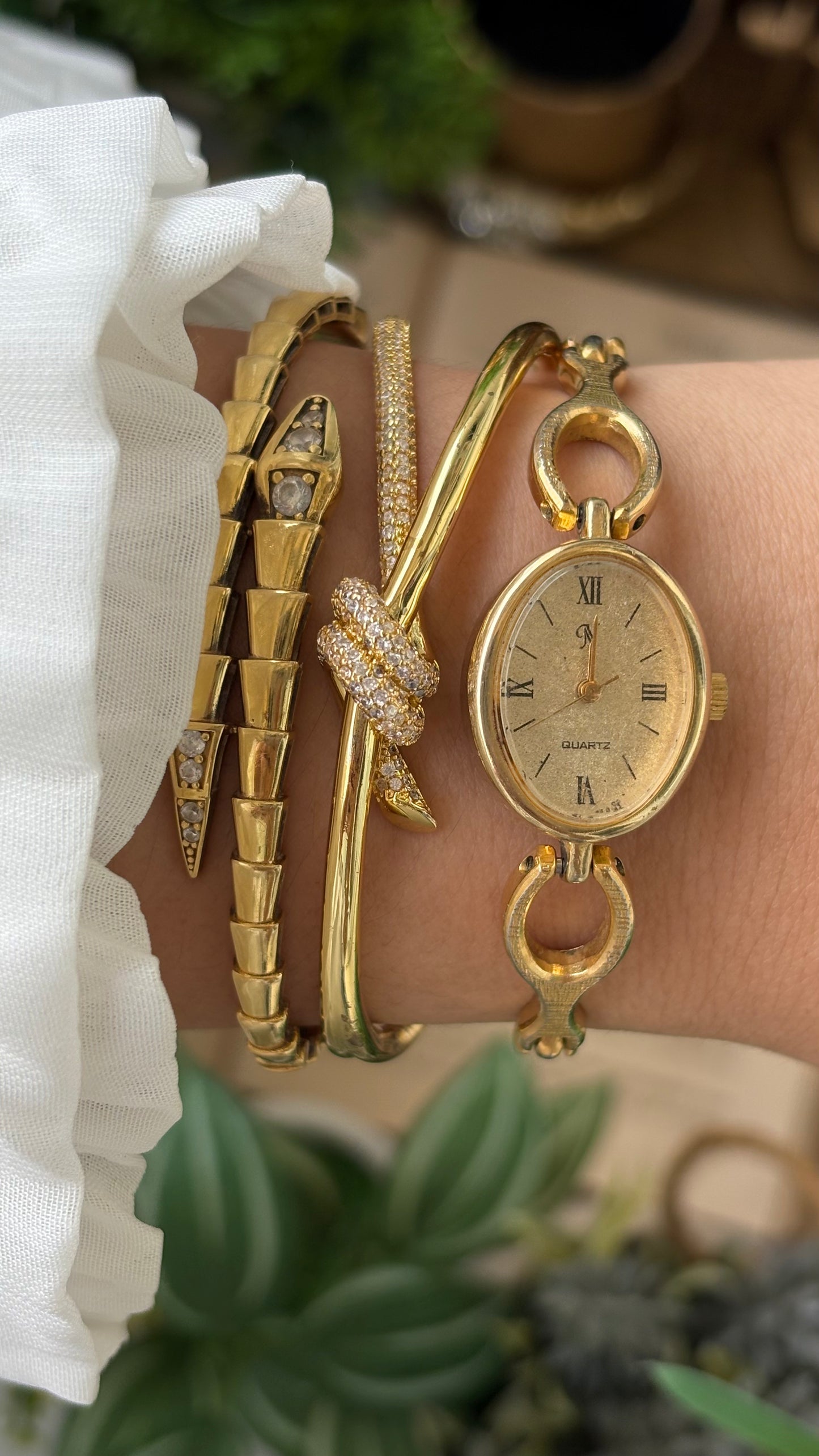 Vintage Dainty Citizen Noevir Bracelet Watch in Gold Tone Quartz