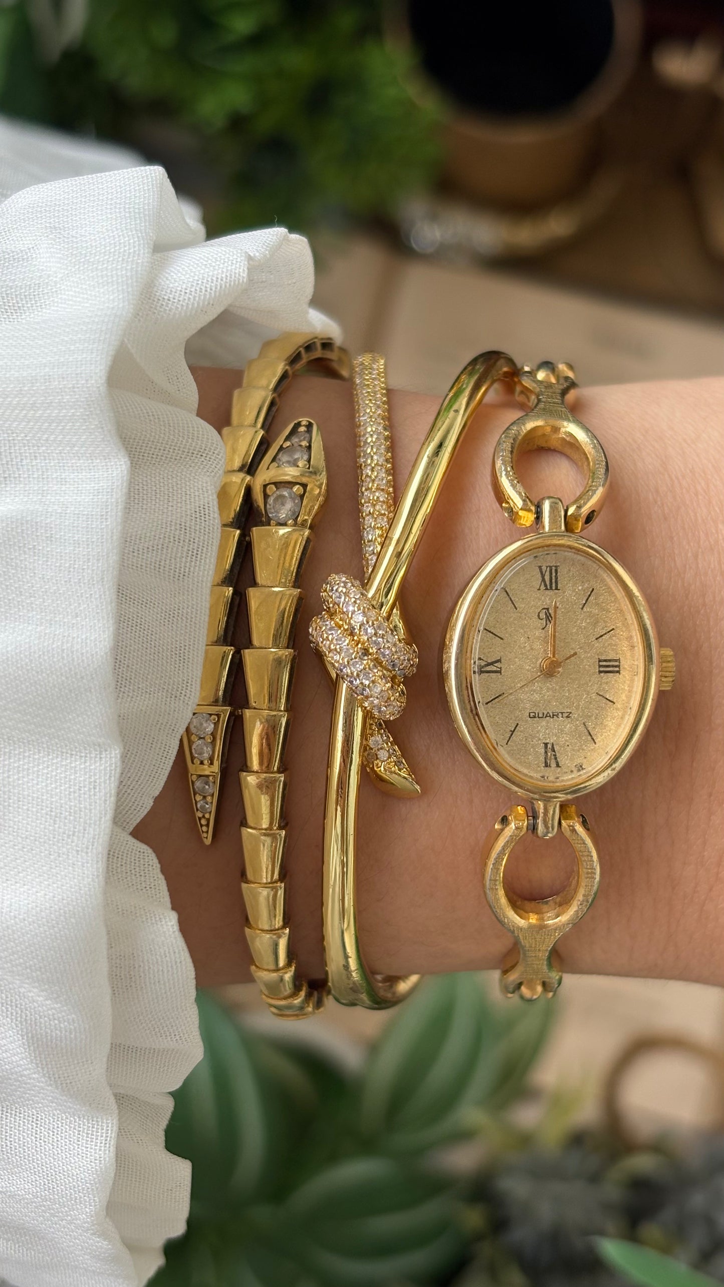Vintage Dainty Citizen Noevir Bracelet Watch in Gold Tone Quartz