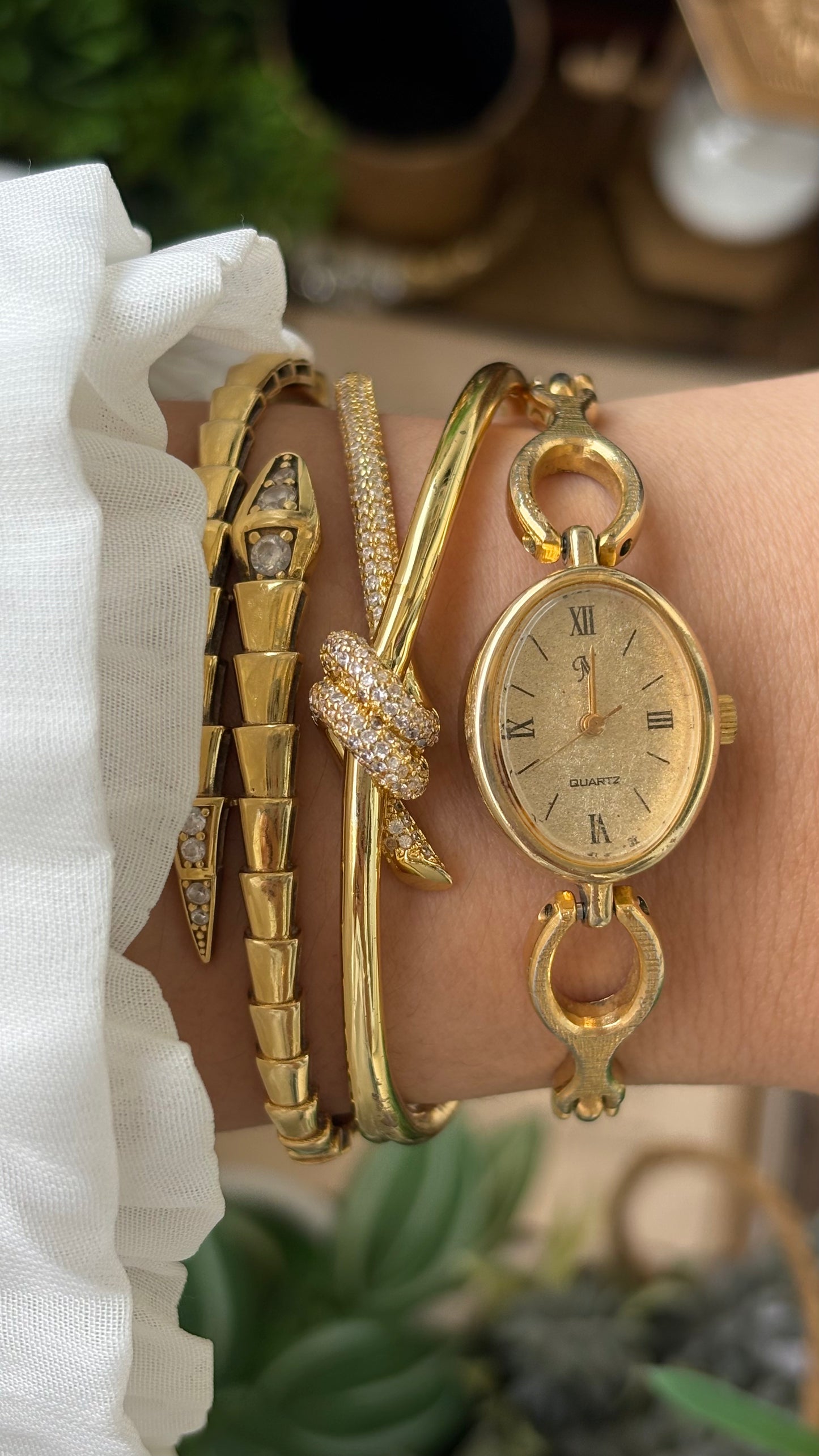 Vintage Dainty Citizen Noevir Bracelet Watch in Gold Tone Quartz