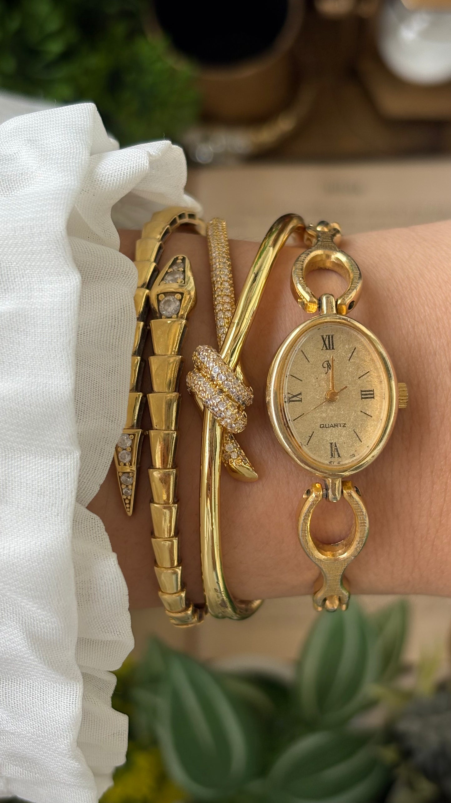 Vintage Dainty Citizen Noevir Bracelet Watch in Gold Tone Quartz